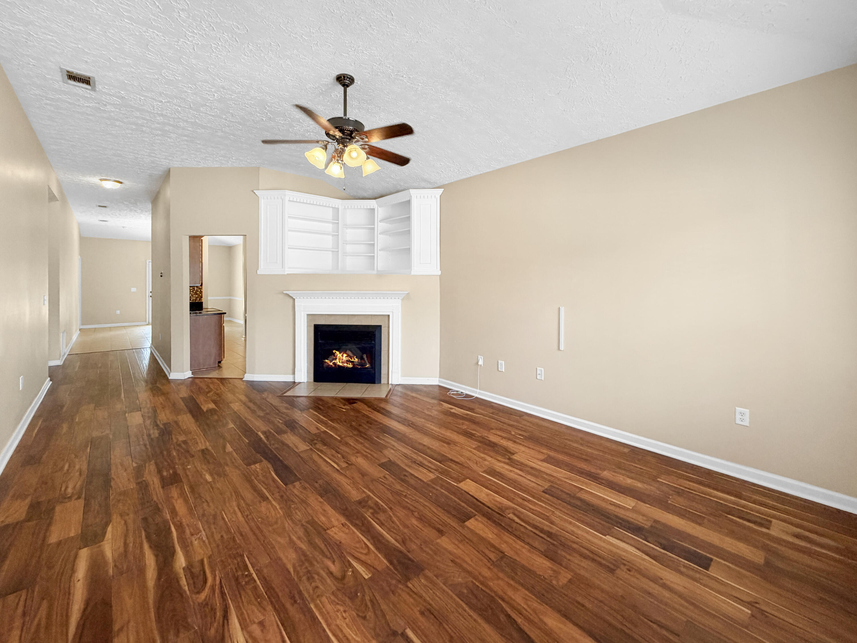 LAKE SILVER 1ST ADD LOT 7 BLK 3 - Residential