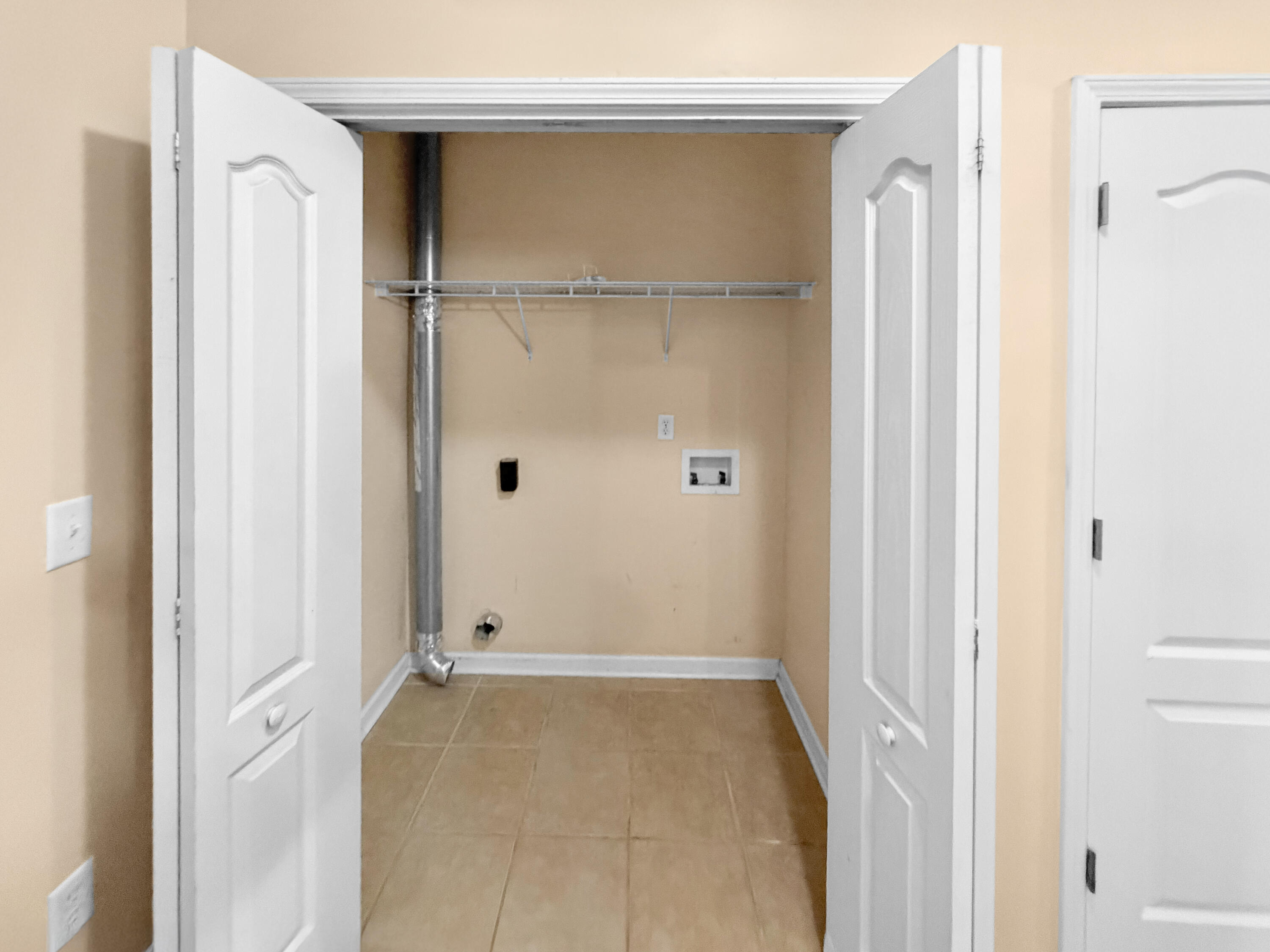 LAKE SILVER 1ST ADD LOT 7 BLK 3 - Residential