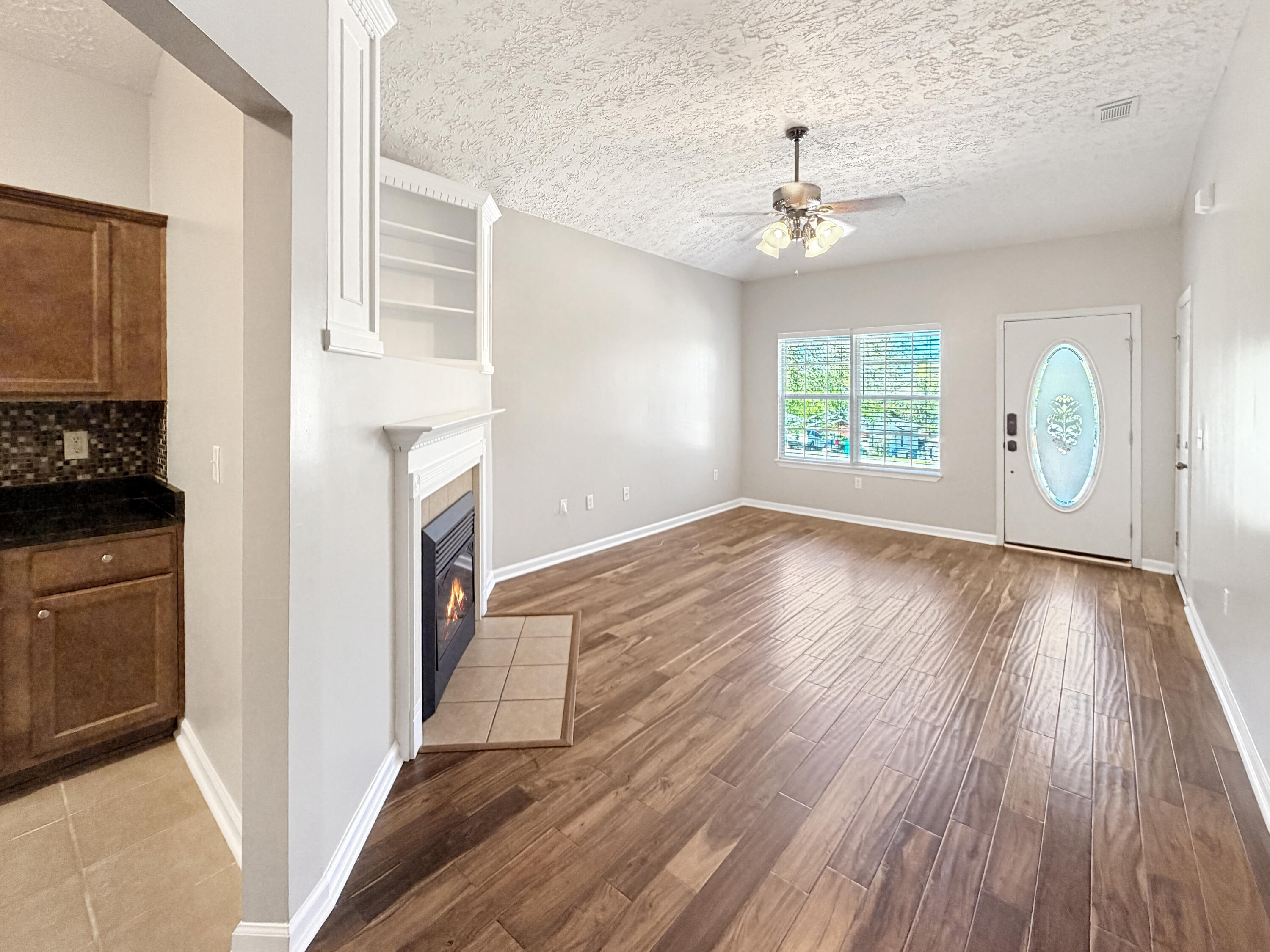 LAKE SILVER 1ST ADD LOT 7 BLK 3 - Residential