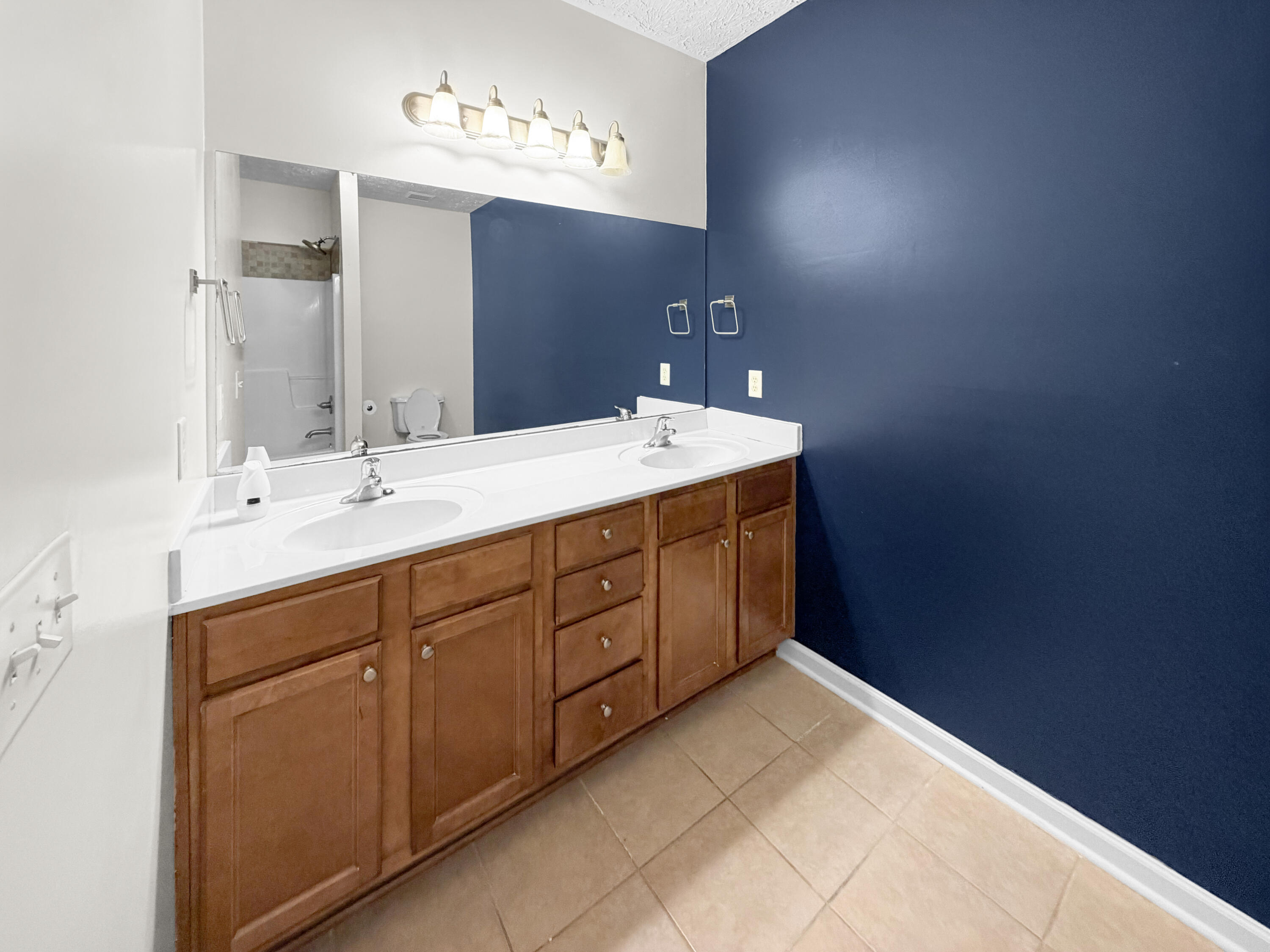 LAKE SILVER 1ST ADD LOT 7 BLK 3 - Residential