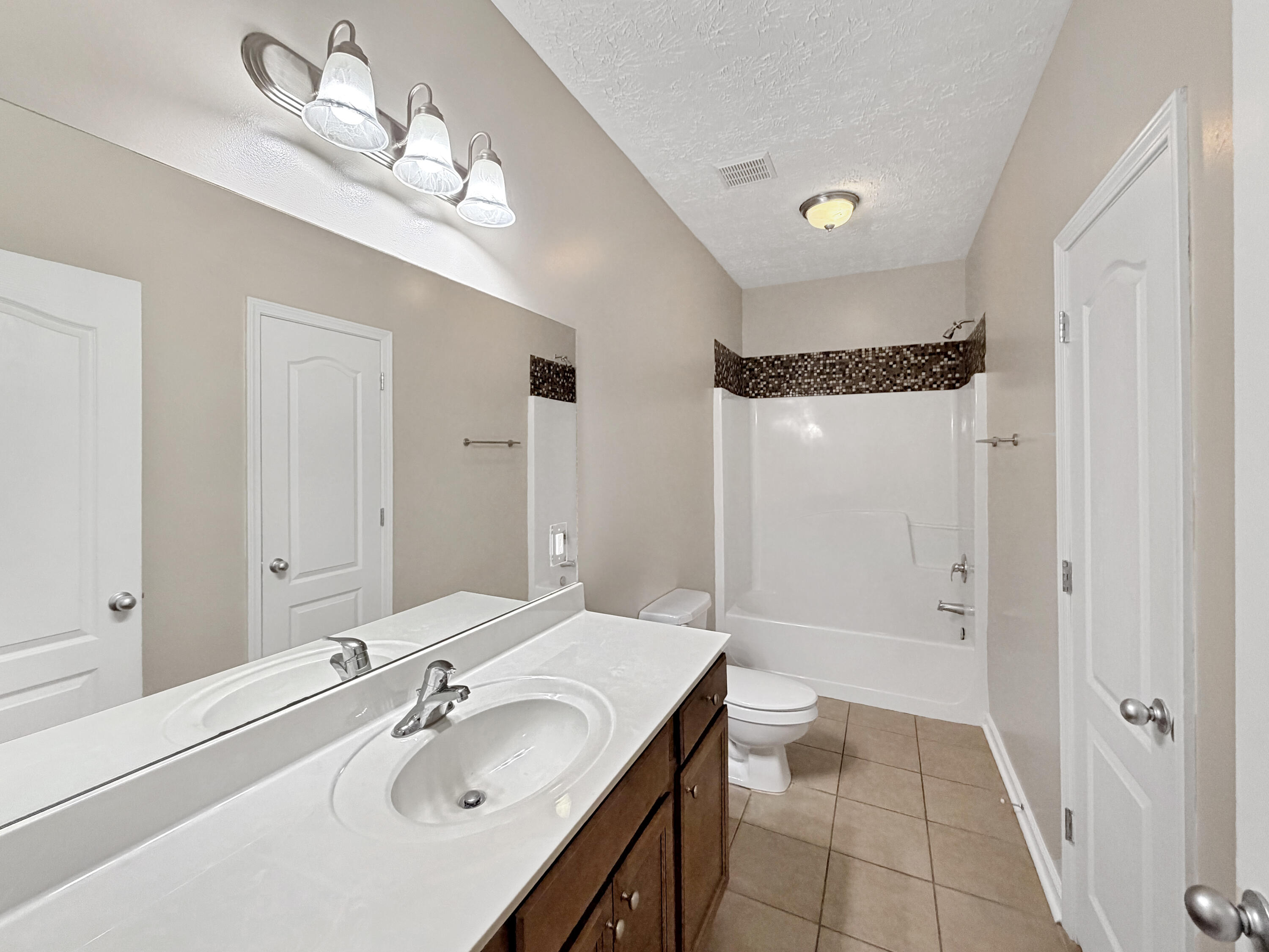 LAKE SILVER 1ST ADD LOT 7 BLK 3 - Residential