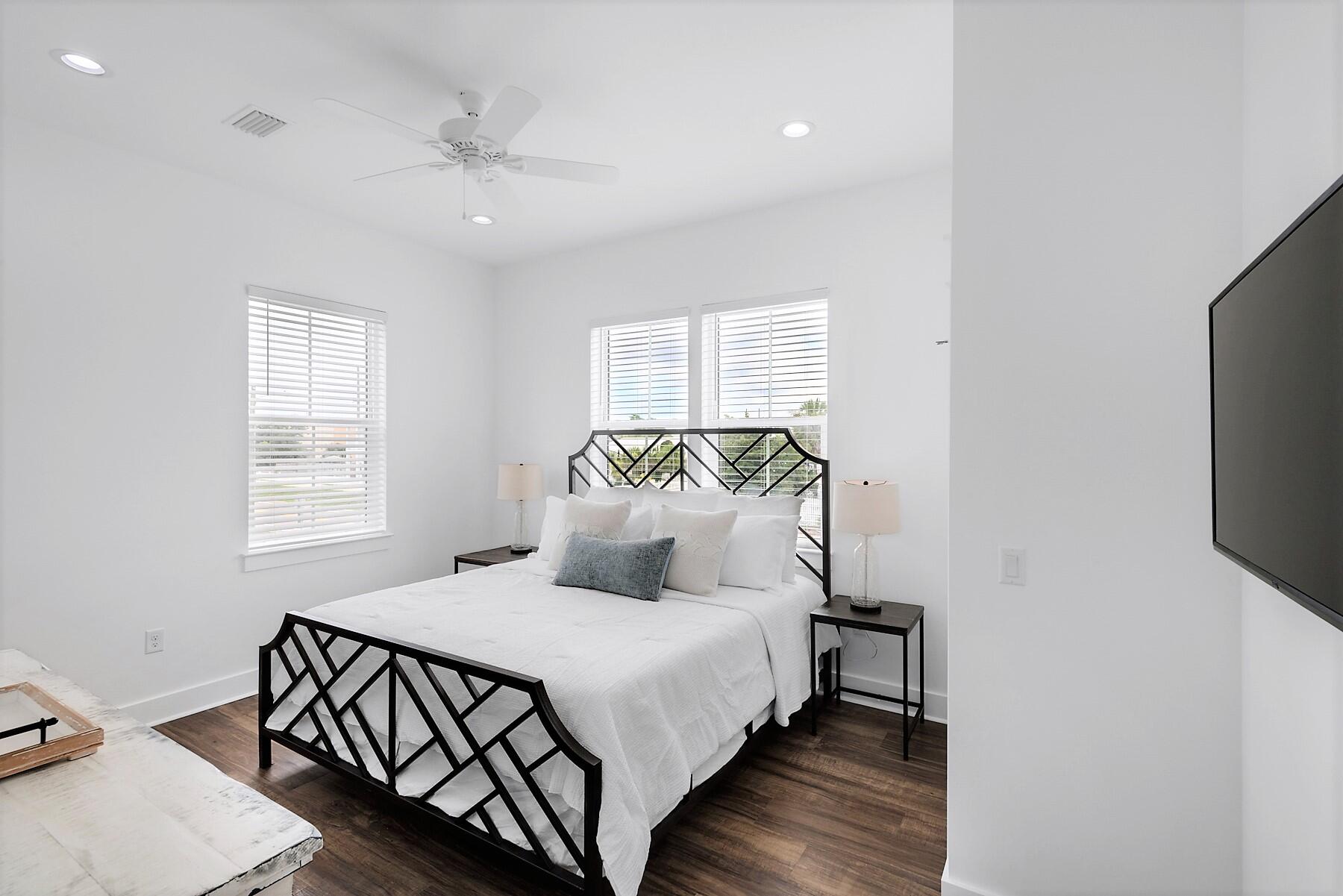 CRYSTAL BEACH - Residential