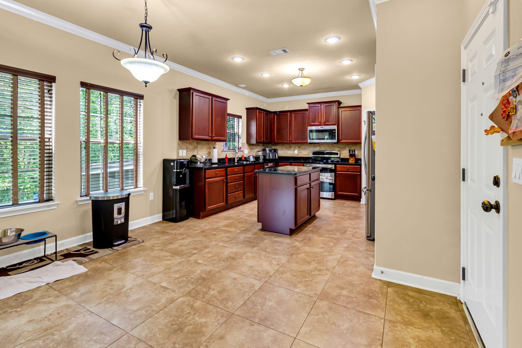 DUGGAN POND ESTATES - Residential Lease