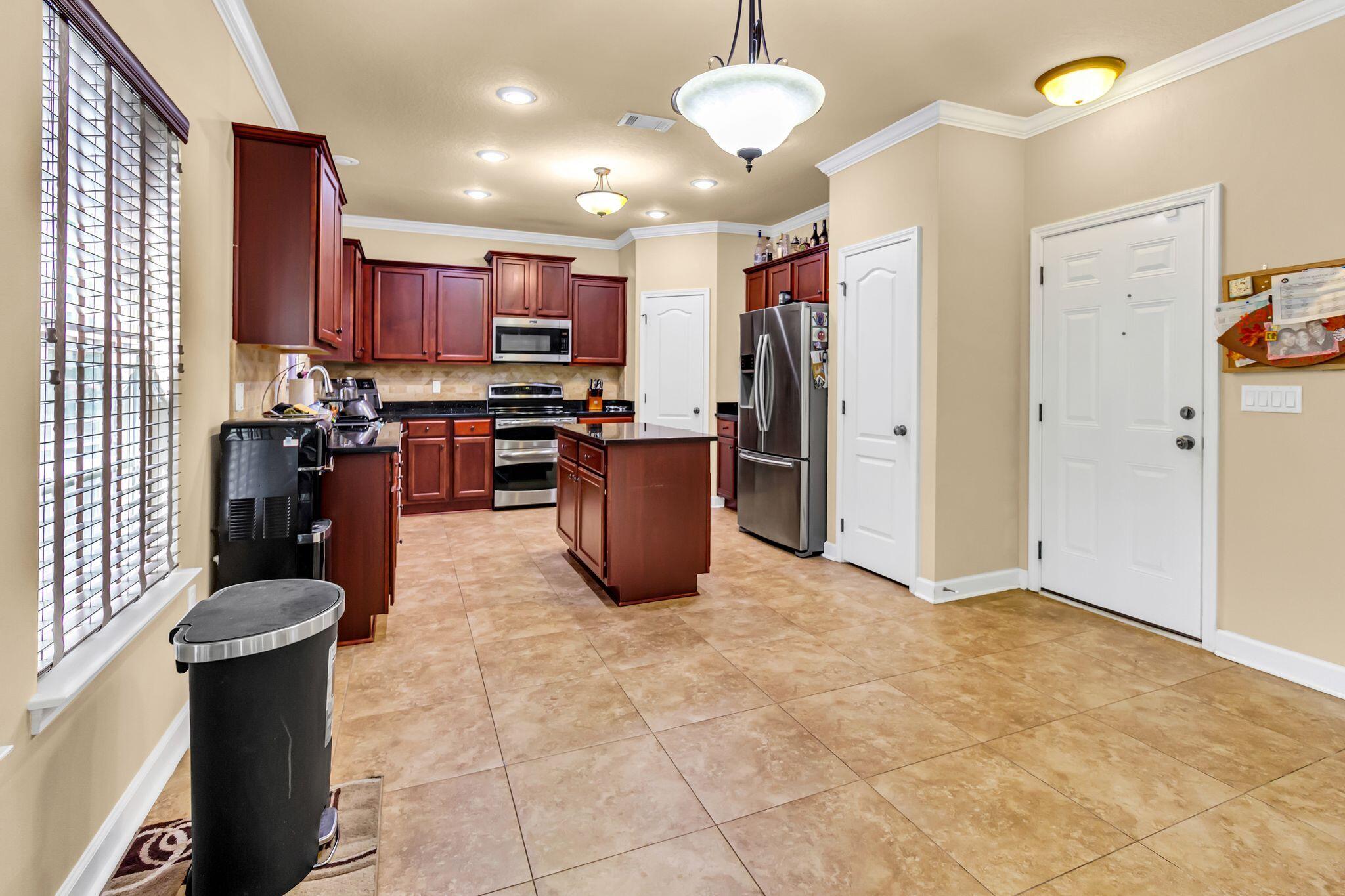 DUGGAN POND ESTATES - Residential Lease