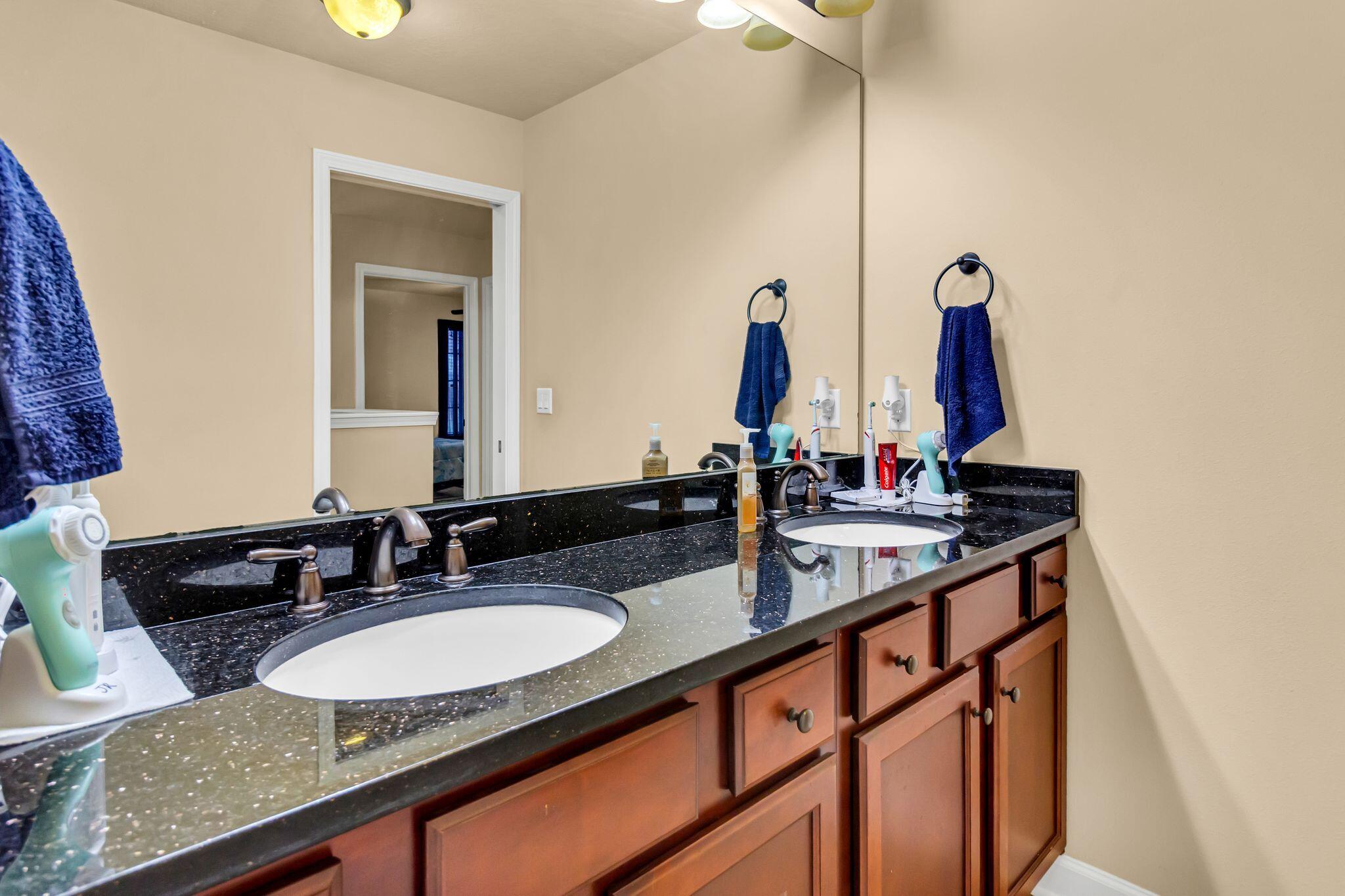 DUGGAN POND ESTATES - Residential Lease