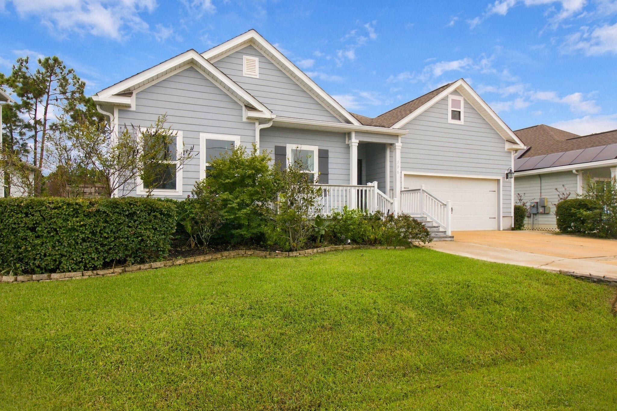 590 Las Roblas Grande Drive