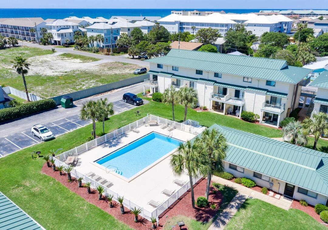 SANDPRINTS CONDO - Residential