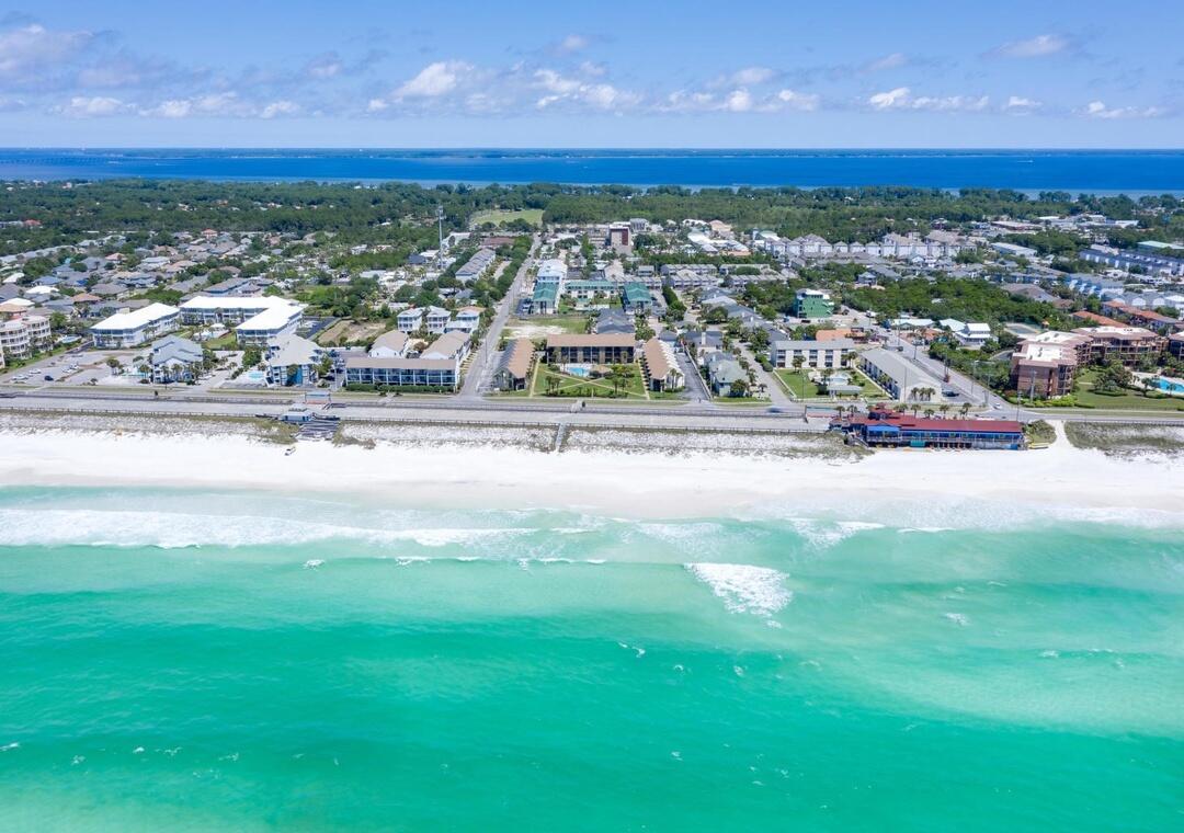 SANDPRINTS CONDO - Residential