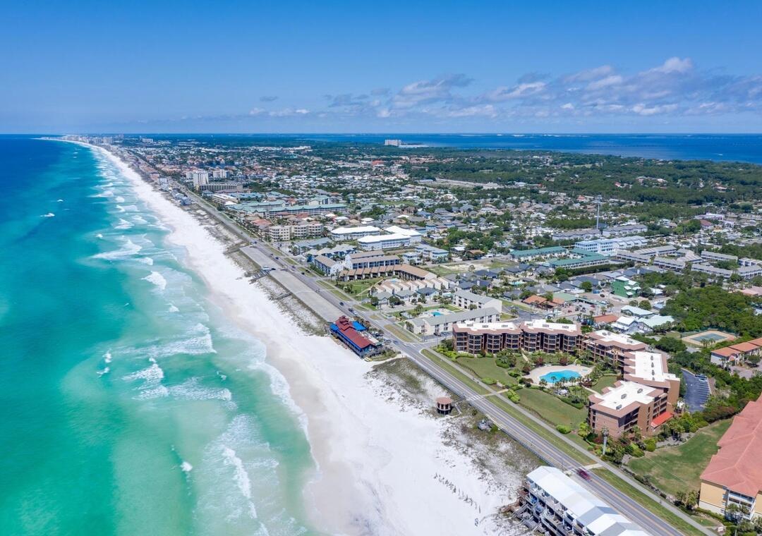 SANDPRINTS CONDO - Residential