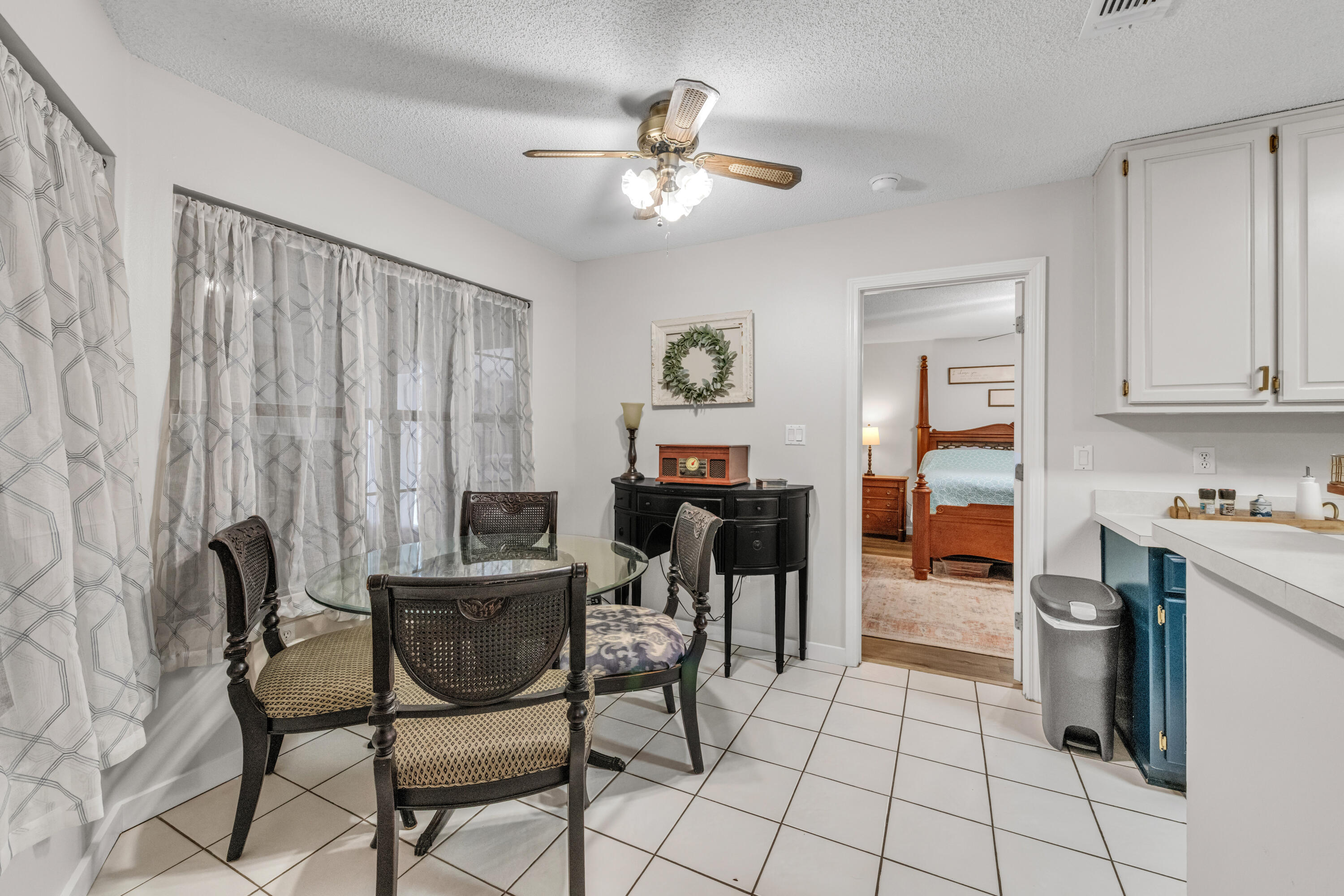 HOLLEY BY THE SEA - Residential