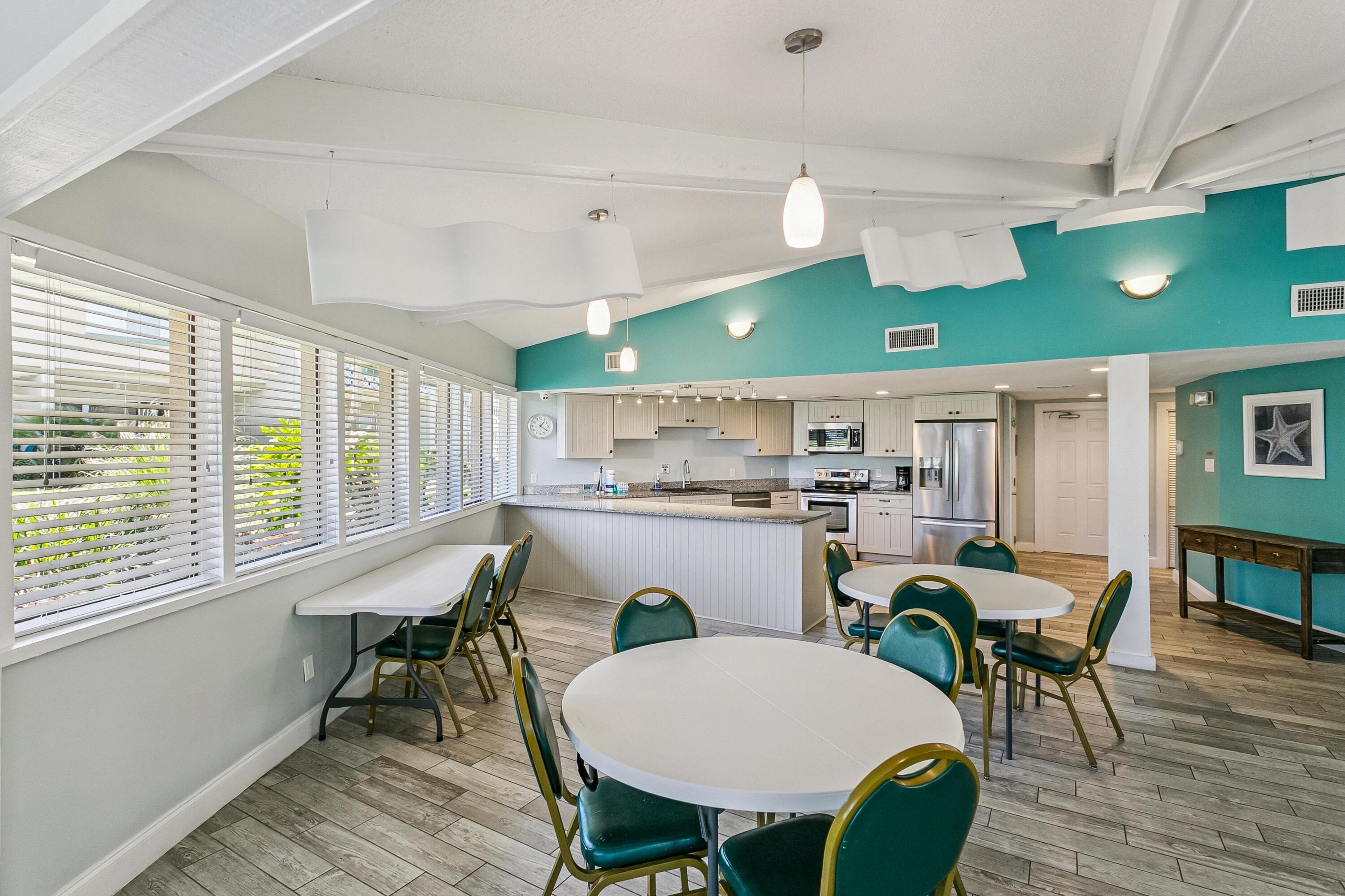 SEASPRAY CONDO - Residential