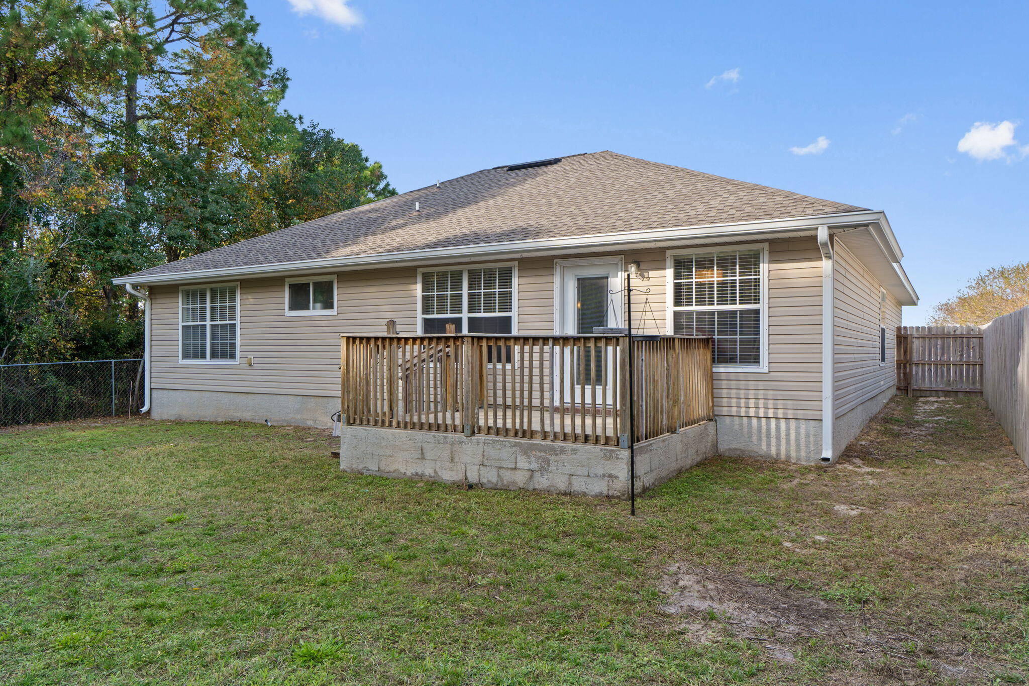 SHADOW LAKES - Residential