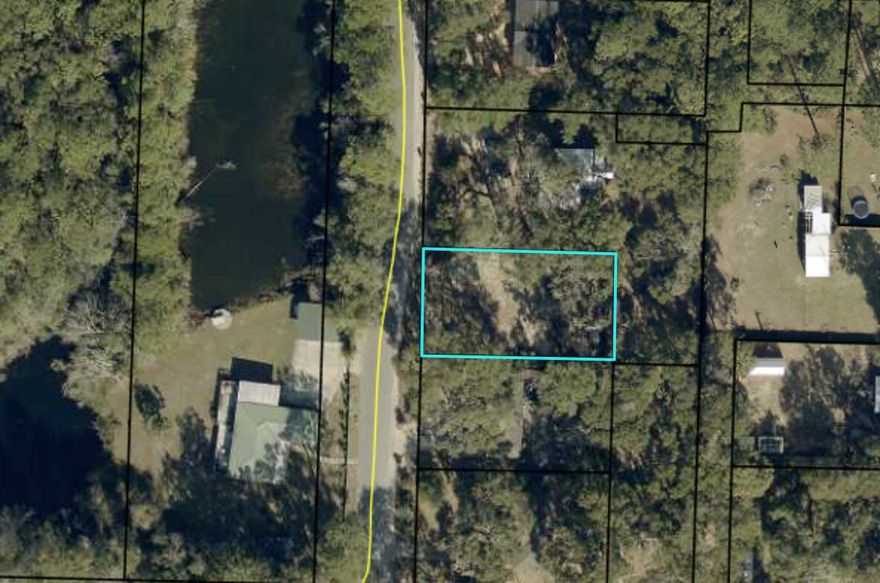 Looking for a parcel of land to build a home? Come see this .23 acre lot located moments away from Twin Hills Park and downtown Crestview. This lot is full of potential so don't miss out!