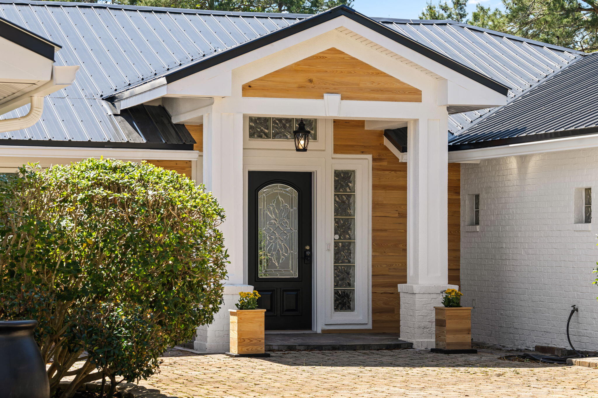 WHISPERING OAKS - Residential