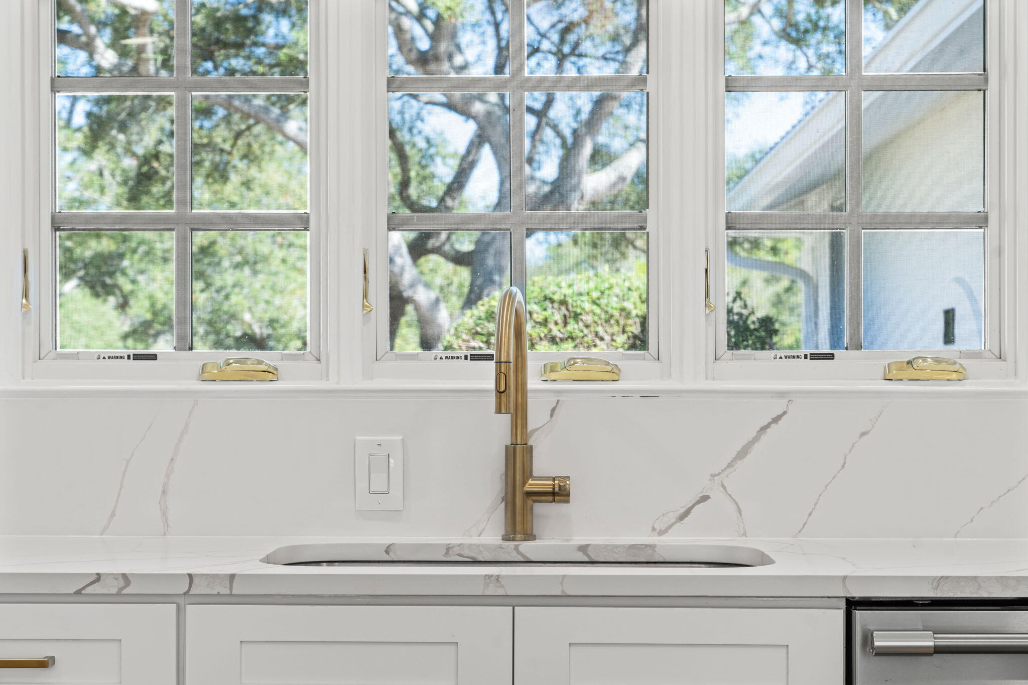 WHISPERING OAKS - Residential