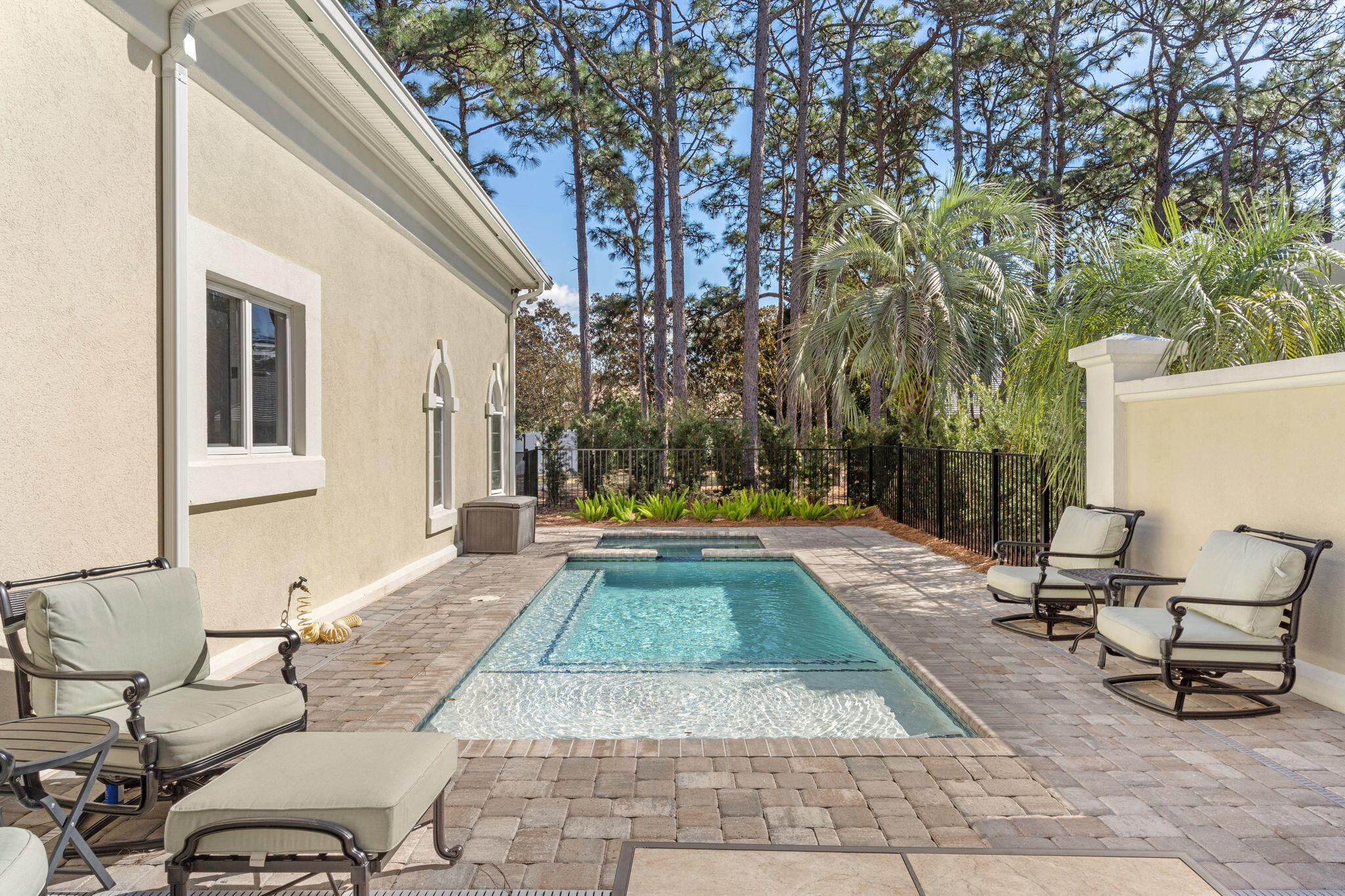 BAYTOWNE AVE EAST - Residential