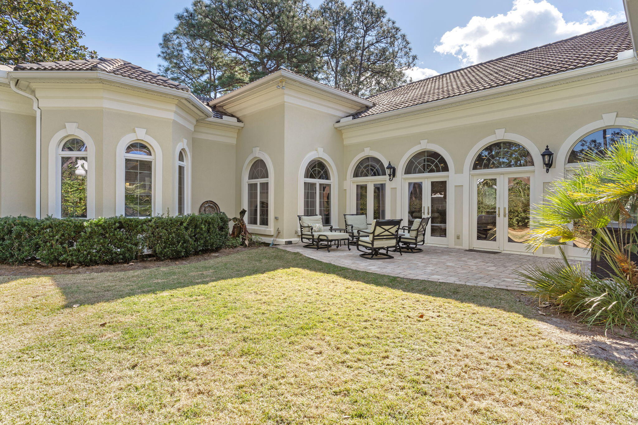 BAYTOWNE AVE EAST - Residential