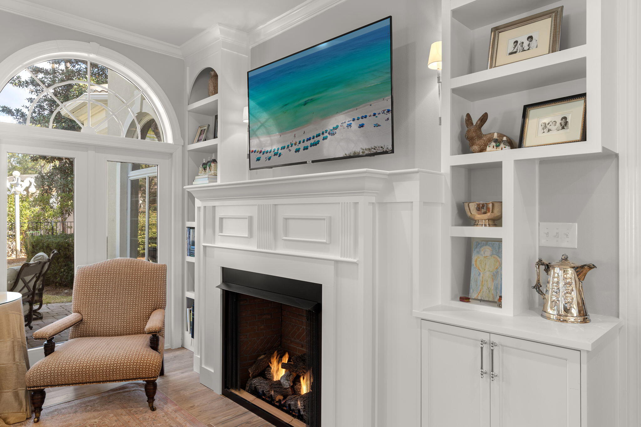 BAYTOWNE AVE EAST - Residential