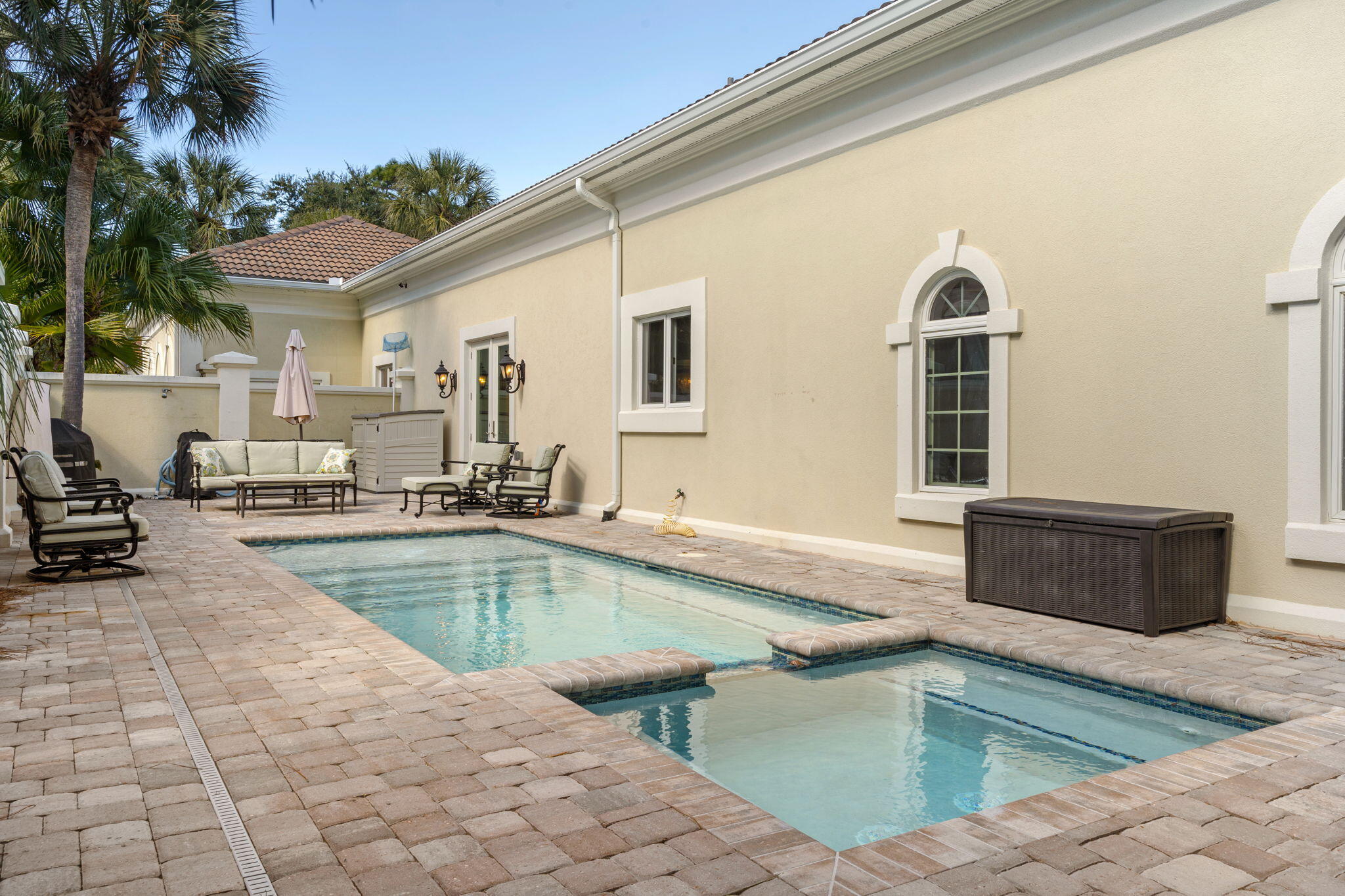 BAYTOWNE AVE EAST - Residential