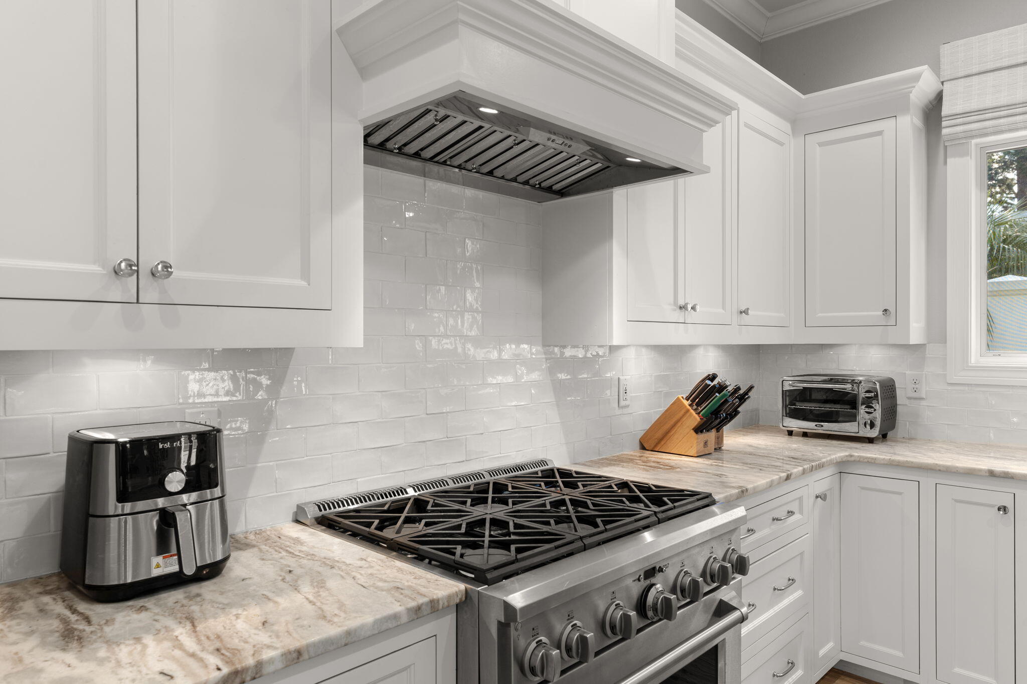 BAYTOWNE AVE EAST - Residential