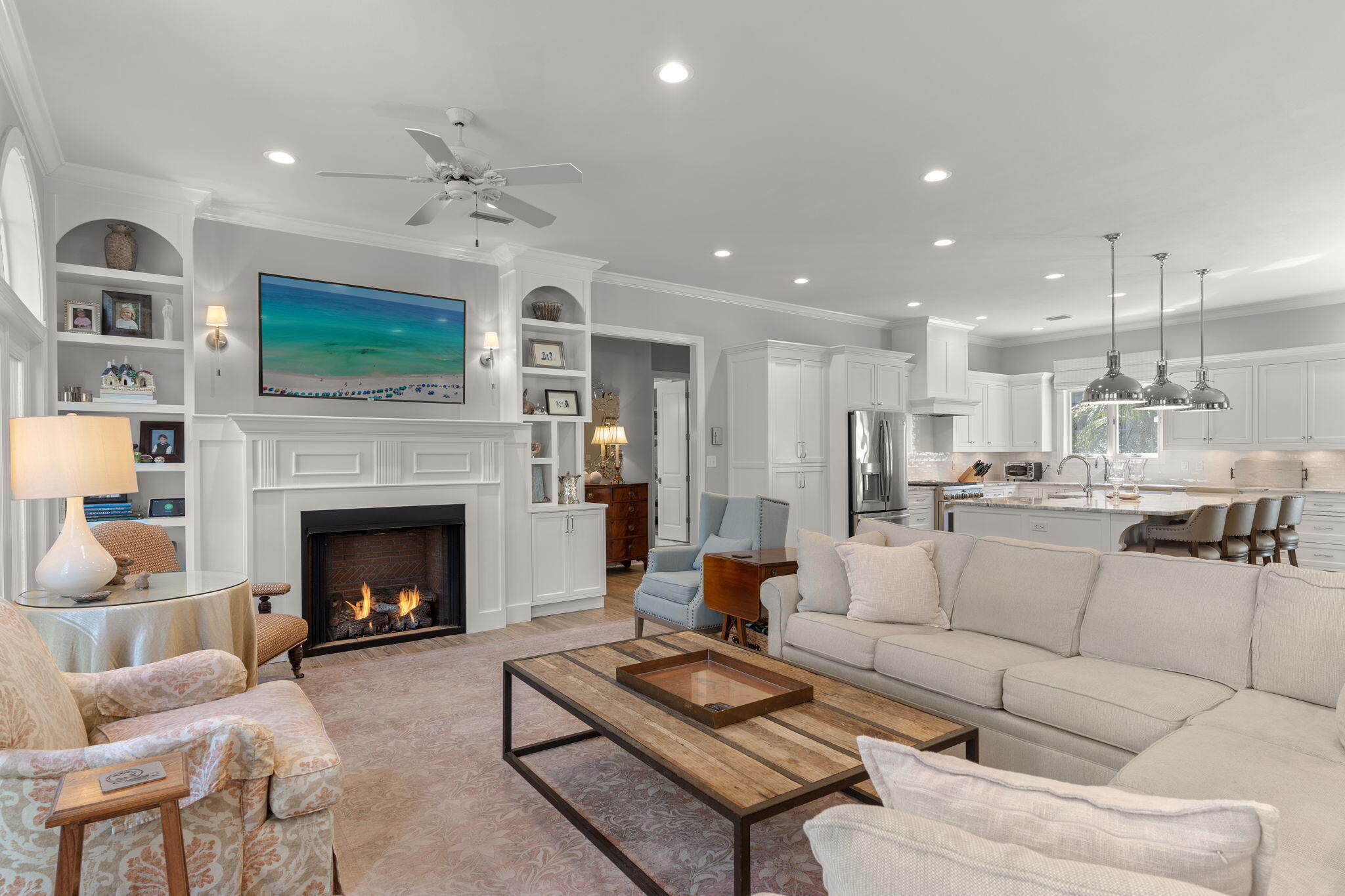 BAYTOWNE AVE EAST - Residential