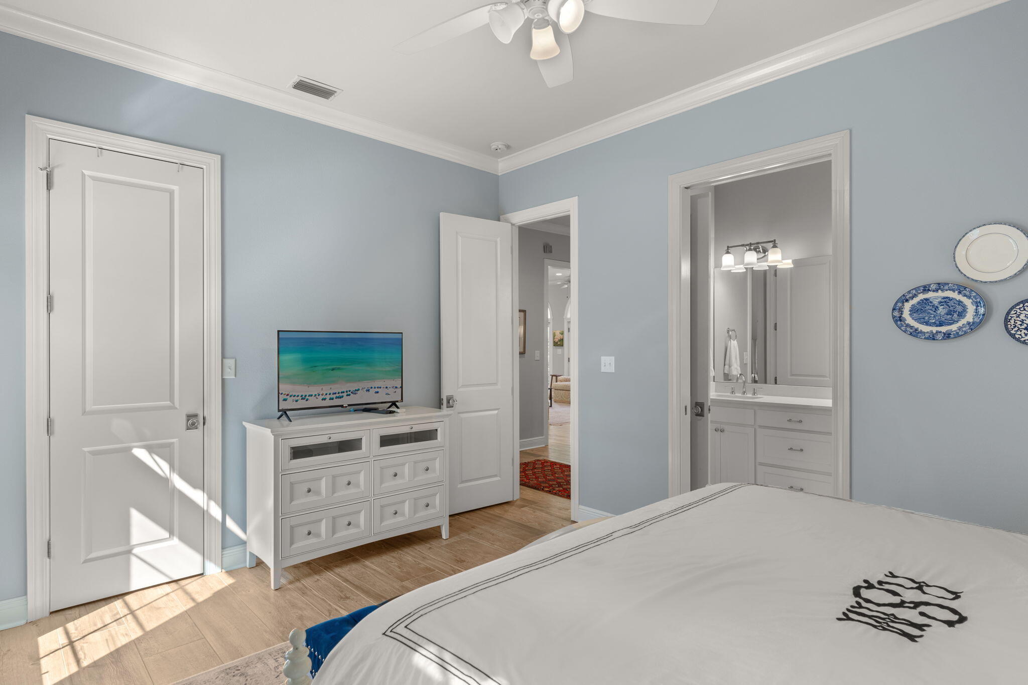 BAYTOWNE AVE EAST - Residential