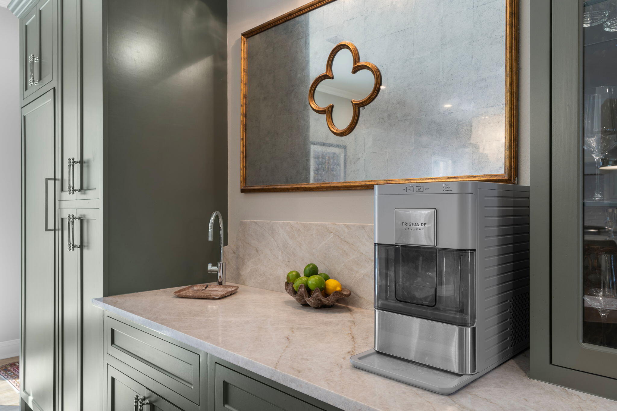 BAYTOWNE AVE EAST - Residential