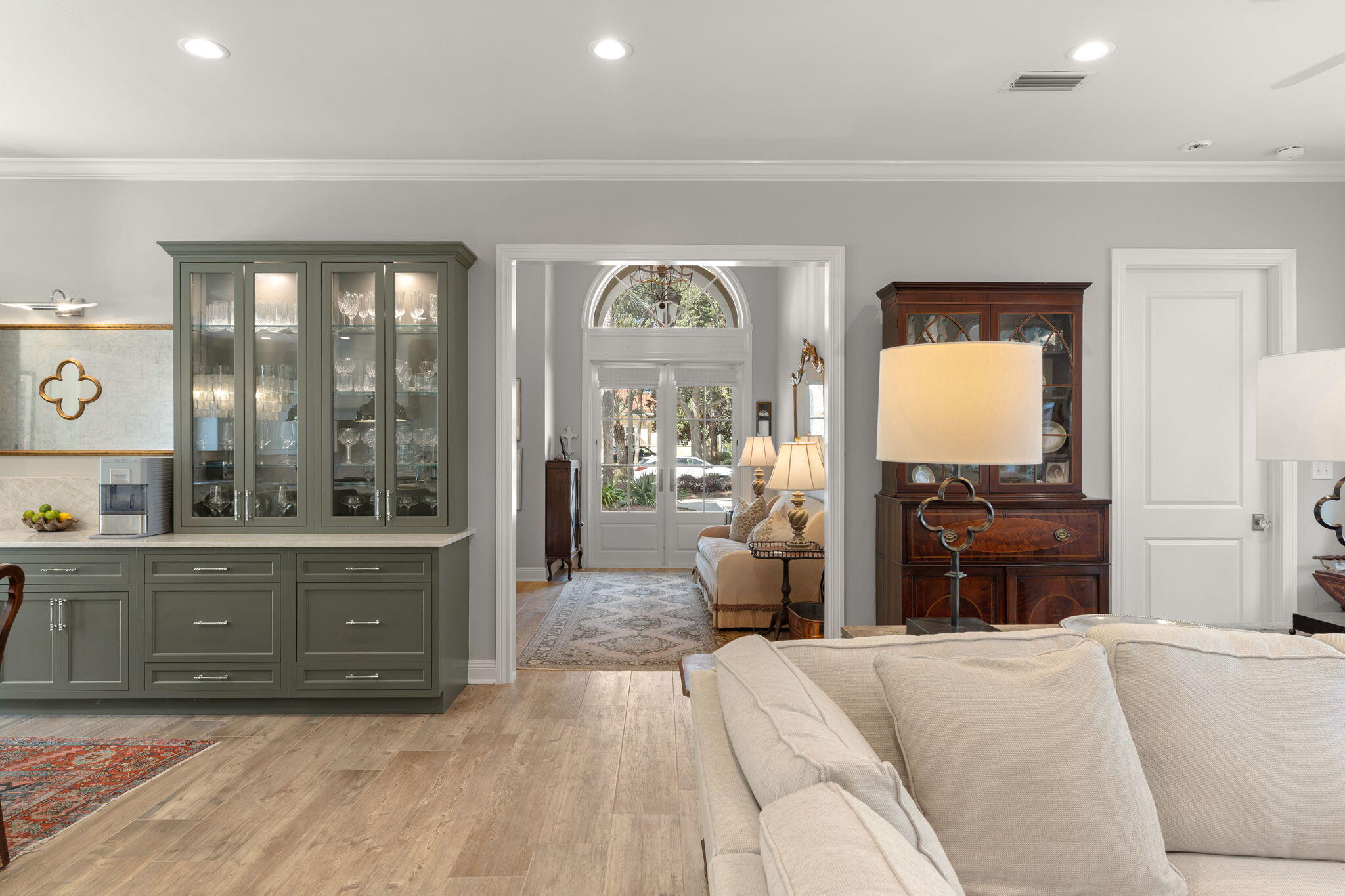 BAYTOWNE AVE EAST - Residential