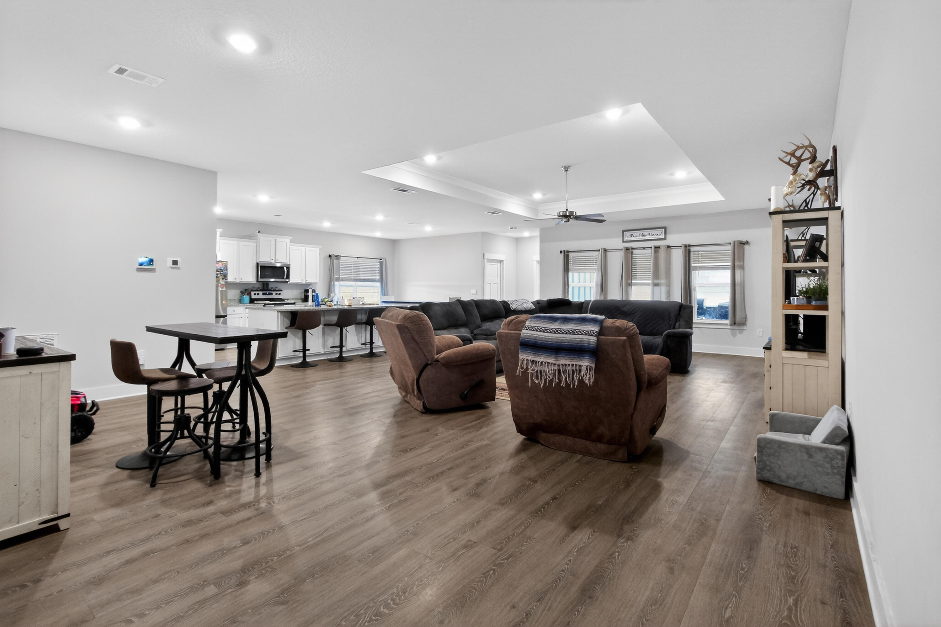 HILLWOOD ESTATES - Residential