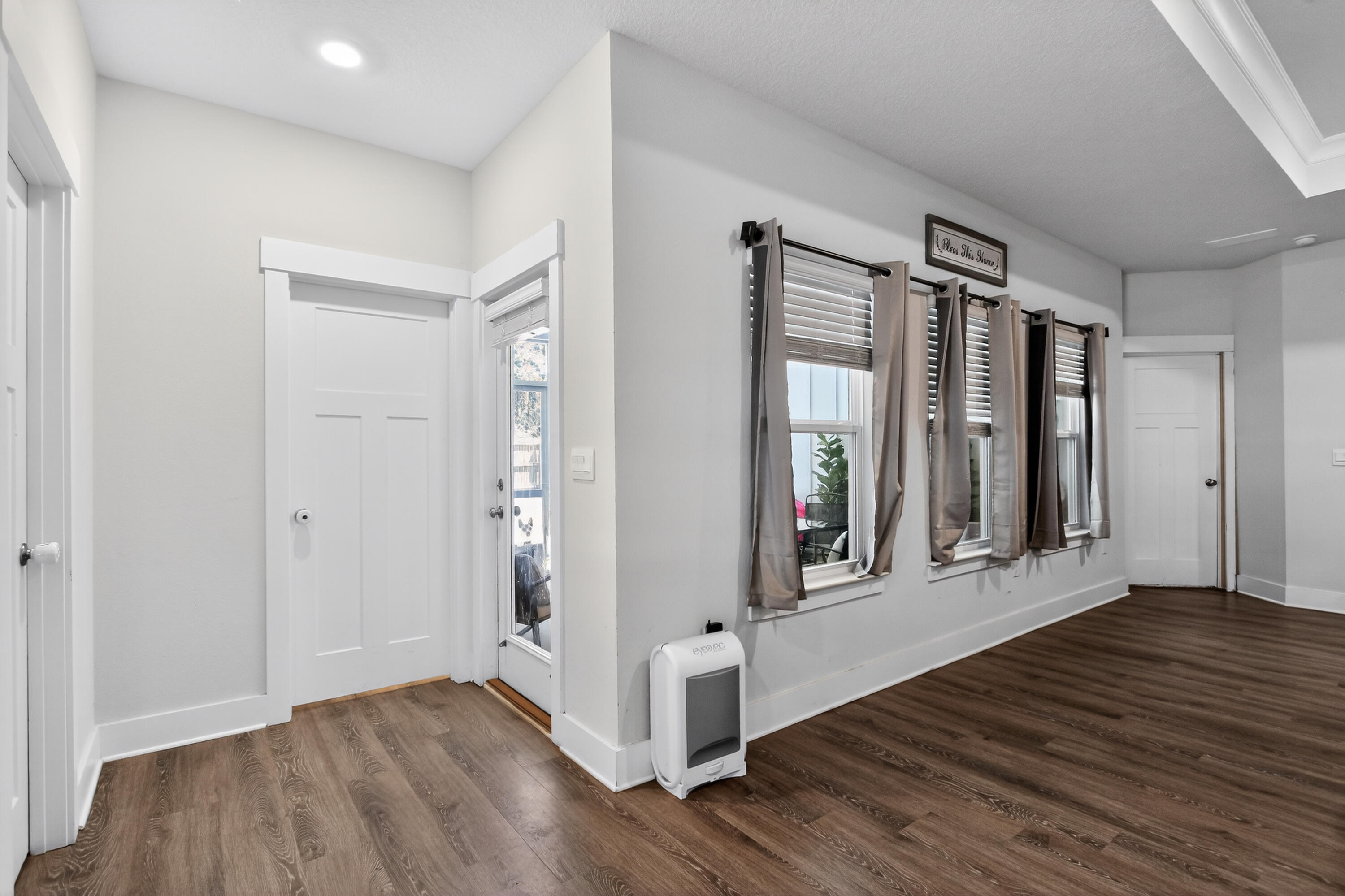 HILLWOOD ESTATES - Residential