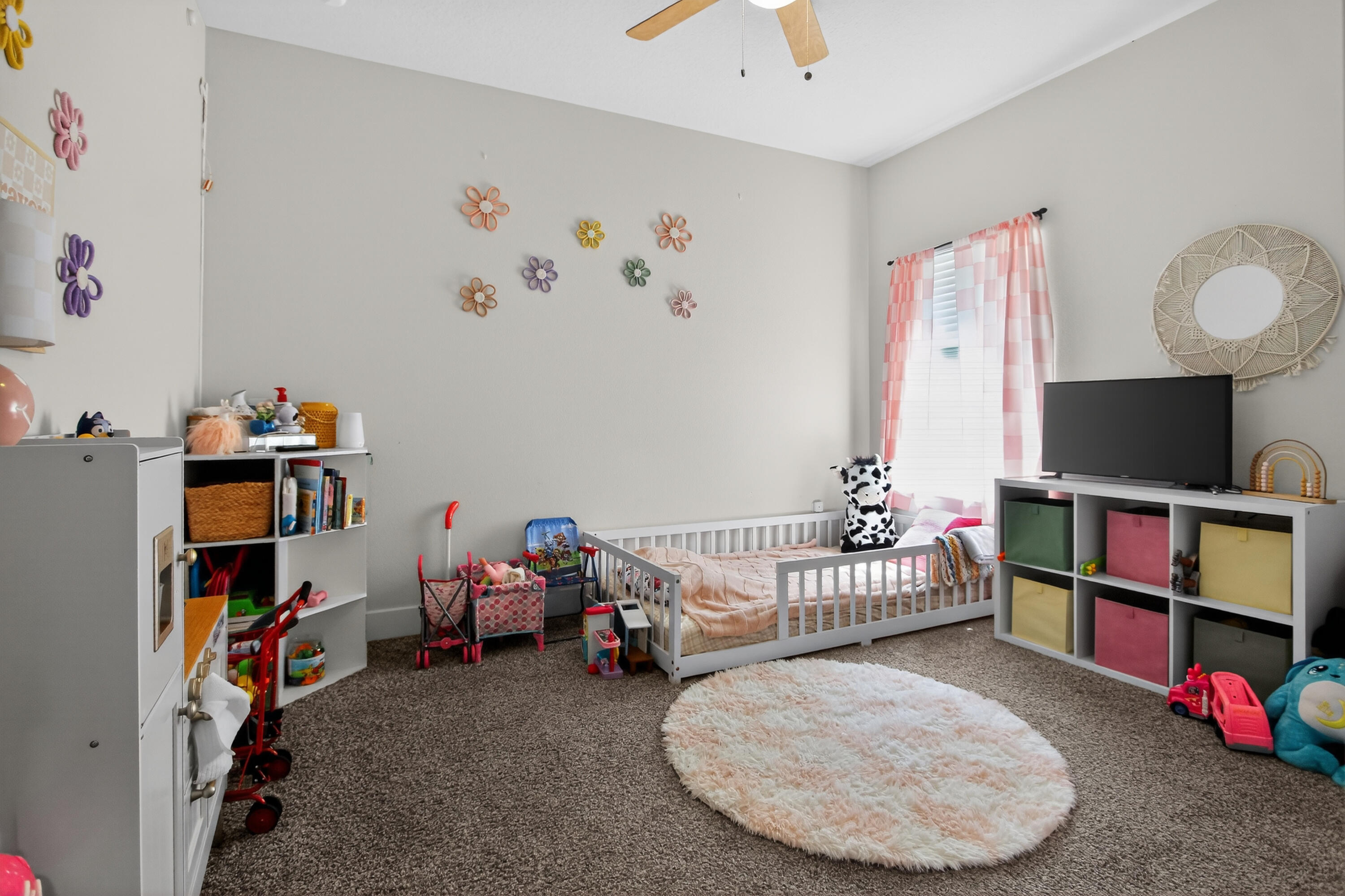 HILLWOOD ESTATES - Residential