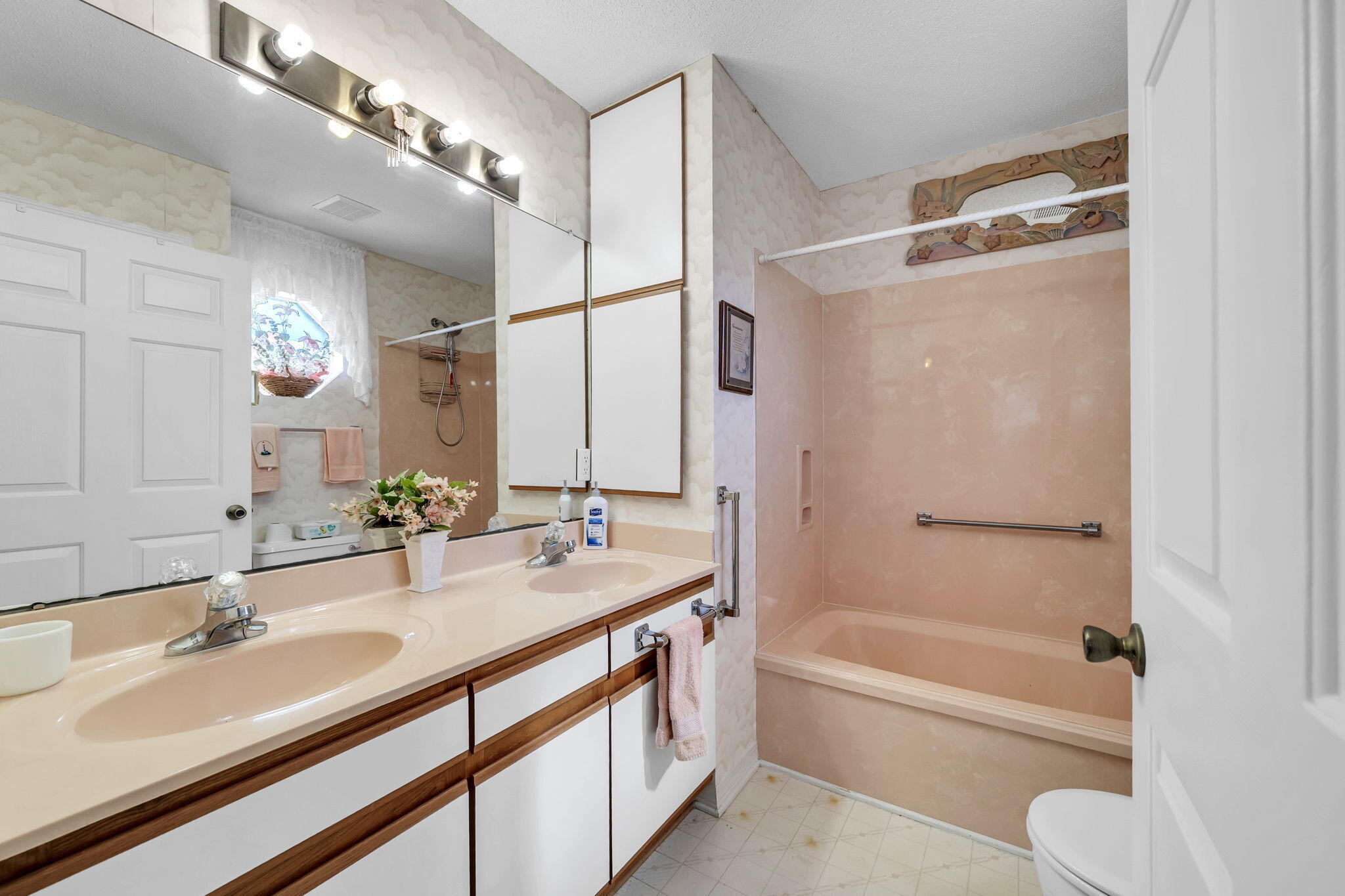 COVENTRY CORNERS - Residential