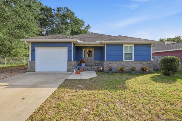 250 W NORTH AVE, CRESTVIEW, FL 32536 - Image d95ad94aaec67fee52e490432b9c4a01/29984021