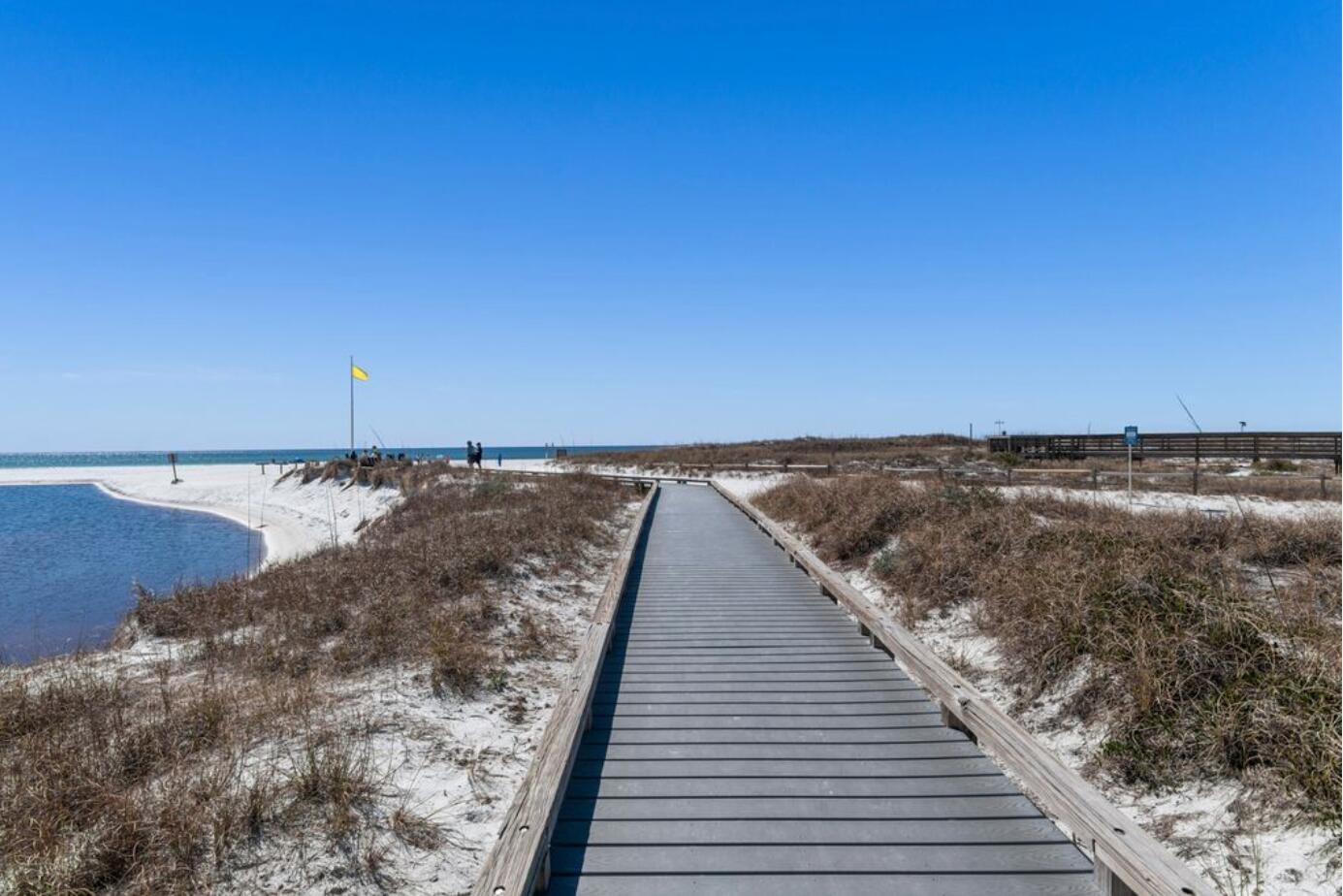 MAGNOLIA BEACH - Residential