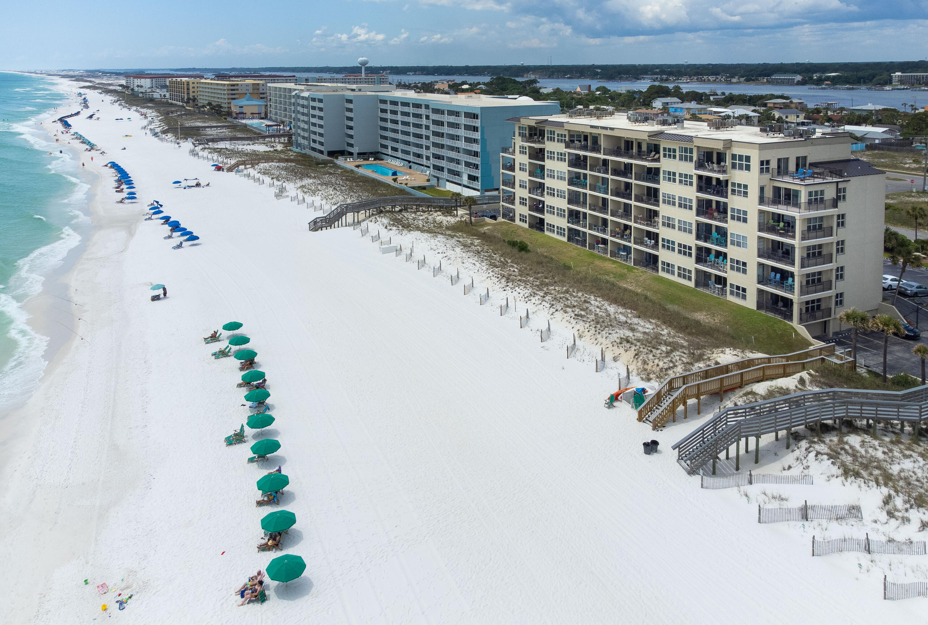 EMERALD TOWERS WEST CONDO - Residential