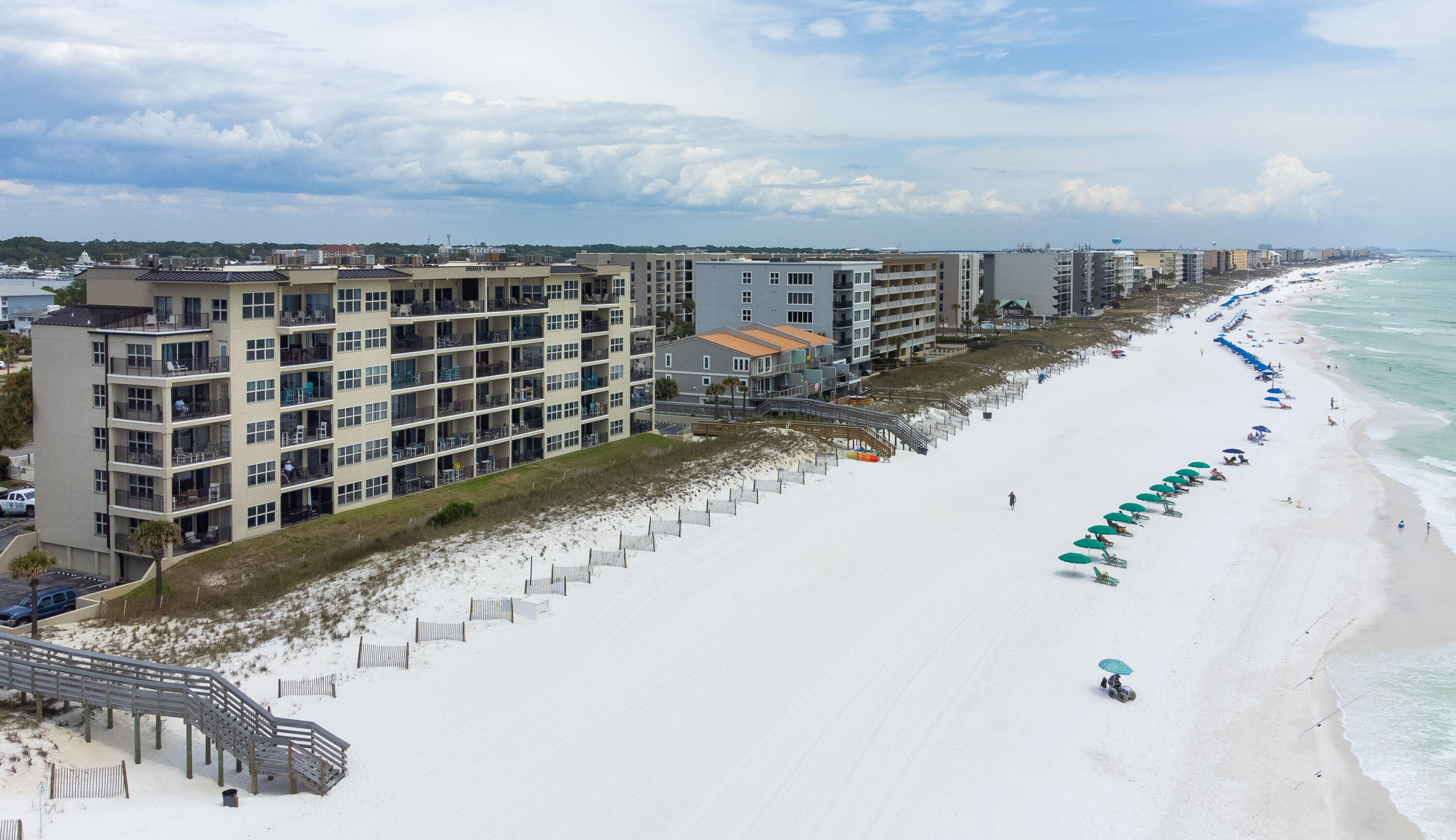 EMERALD TOWERS WEST CONDO - Residential