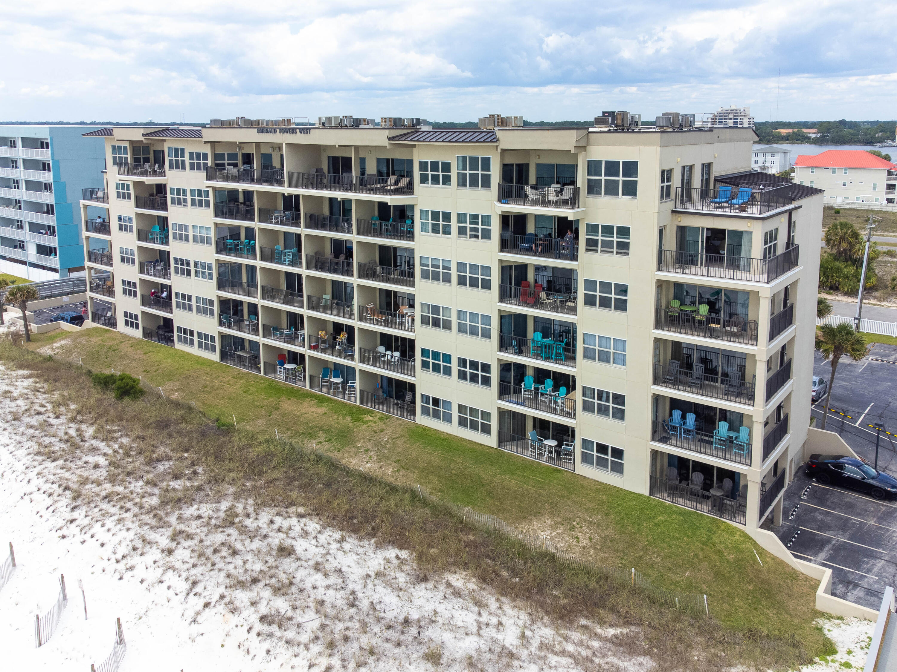 EMERALD TOWERS WEST CONDO - Residential