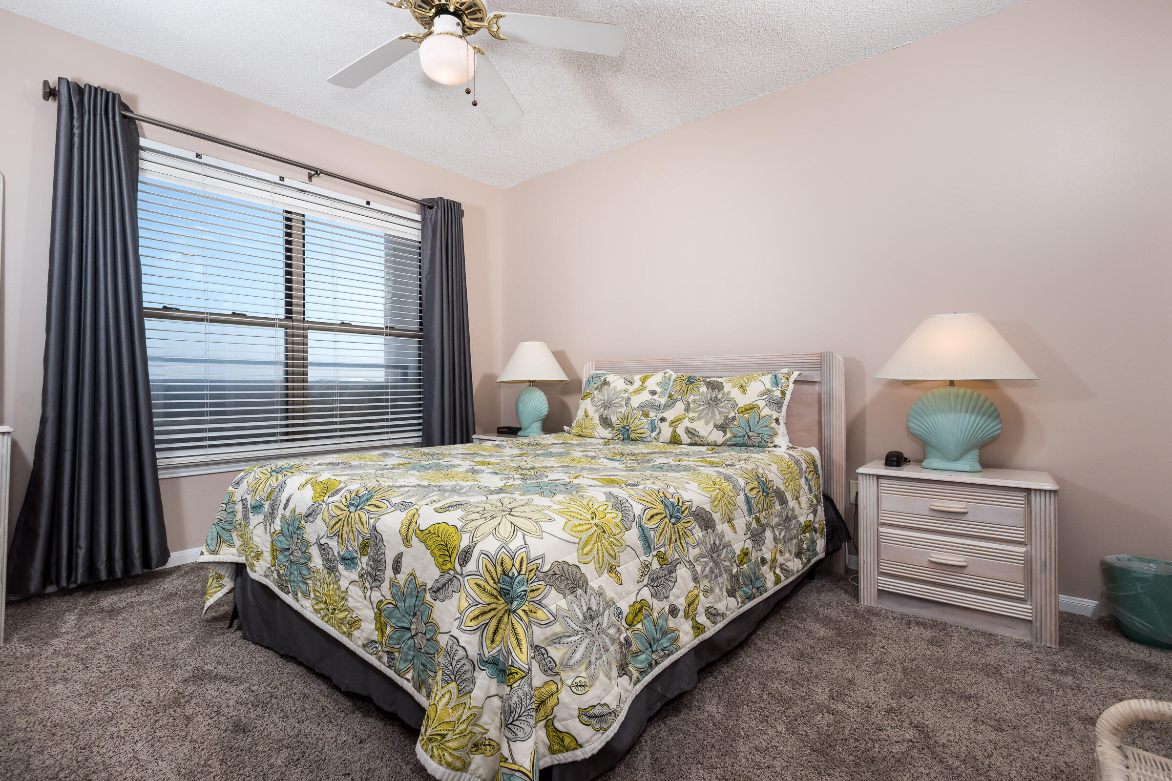 EMERALD TOWERS WEST CONDO - Residential