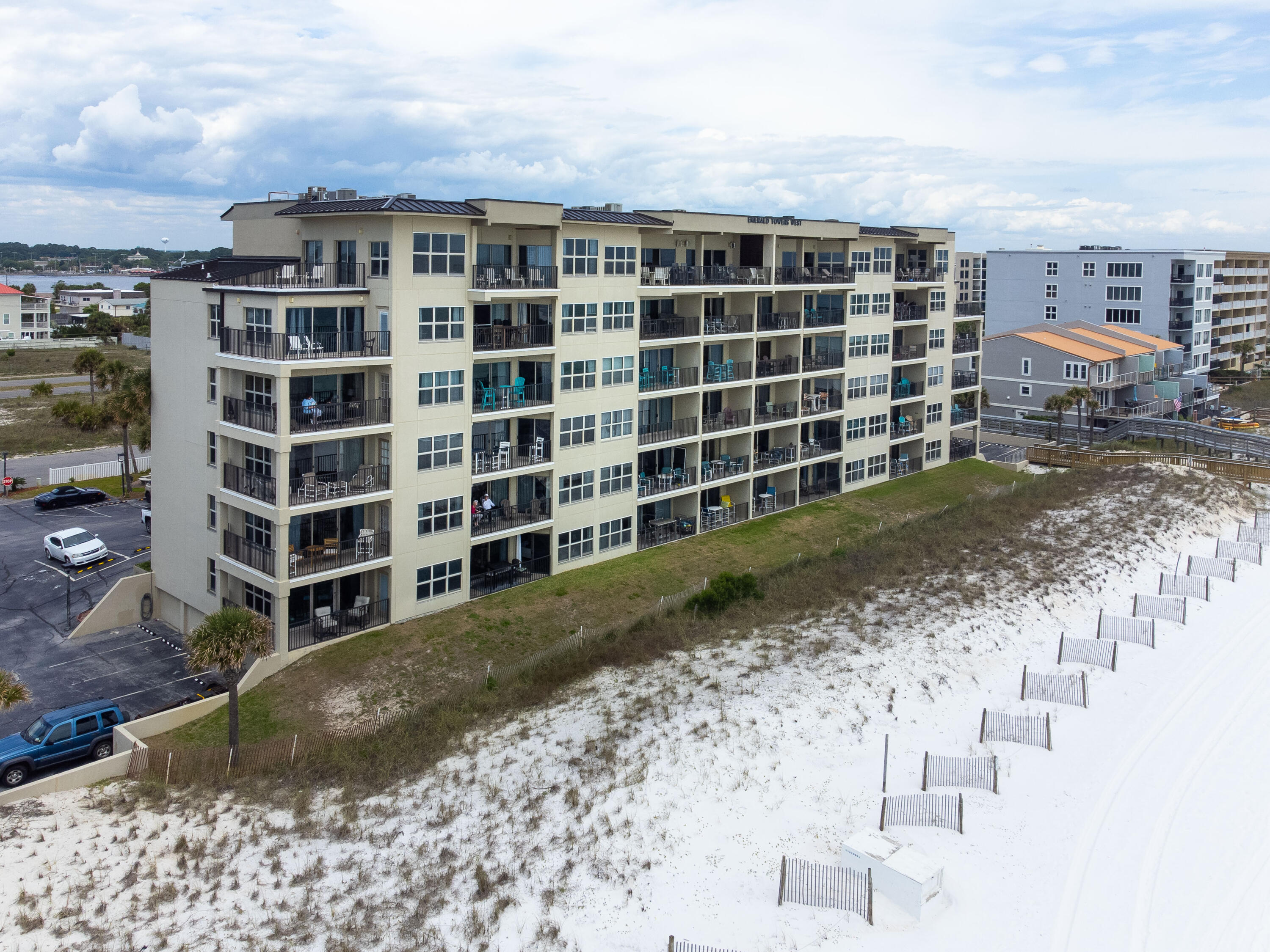 EMERALD TOWERS WEST CONDO - Residential