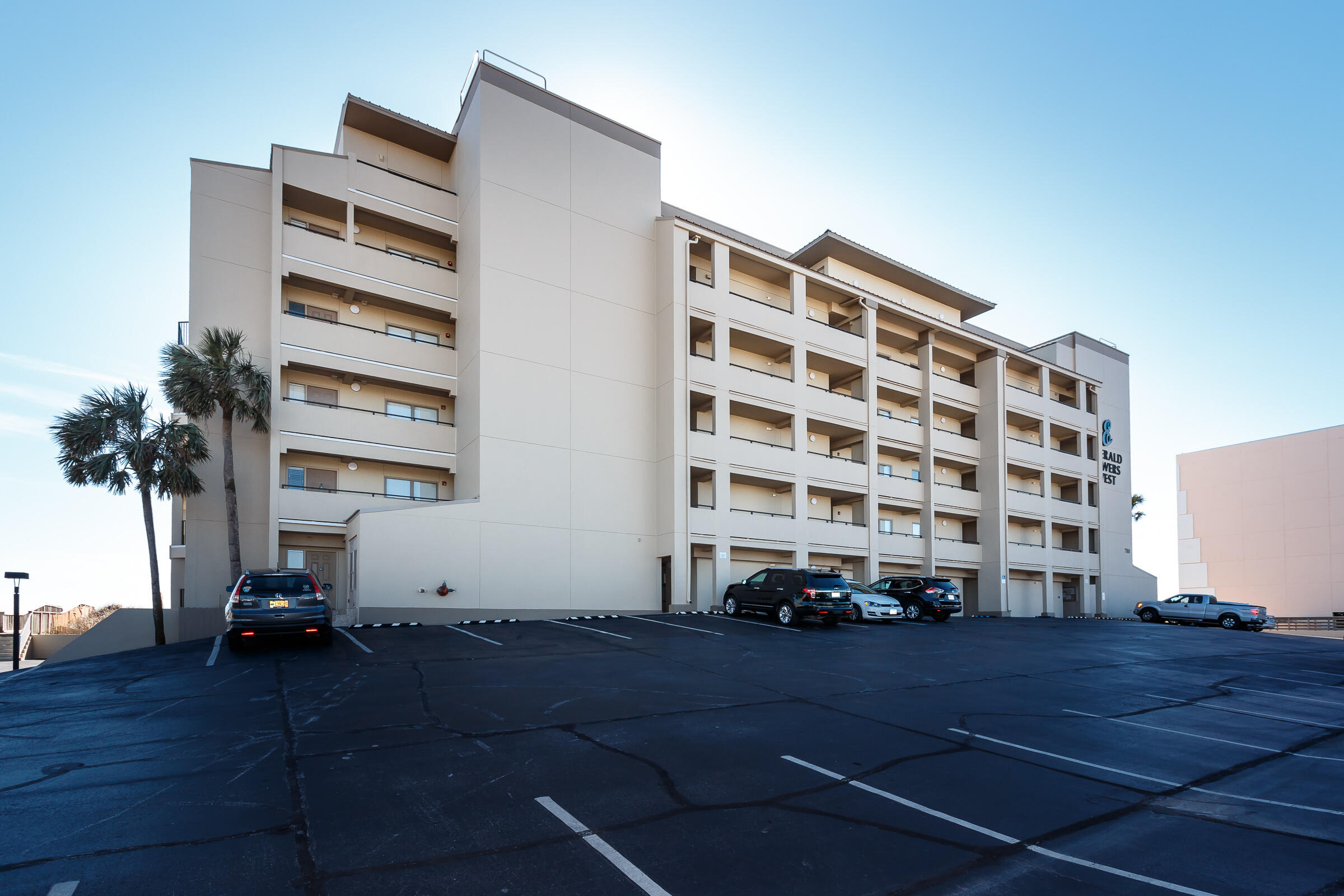 EMERALD TOWERS WEST CONDO - Residential