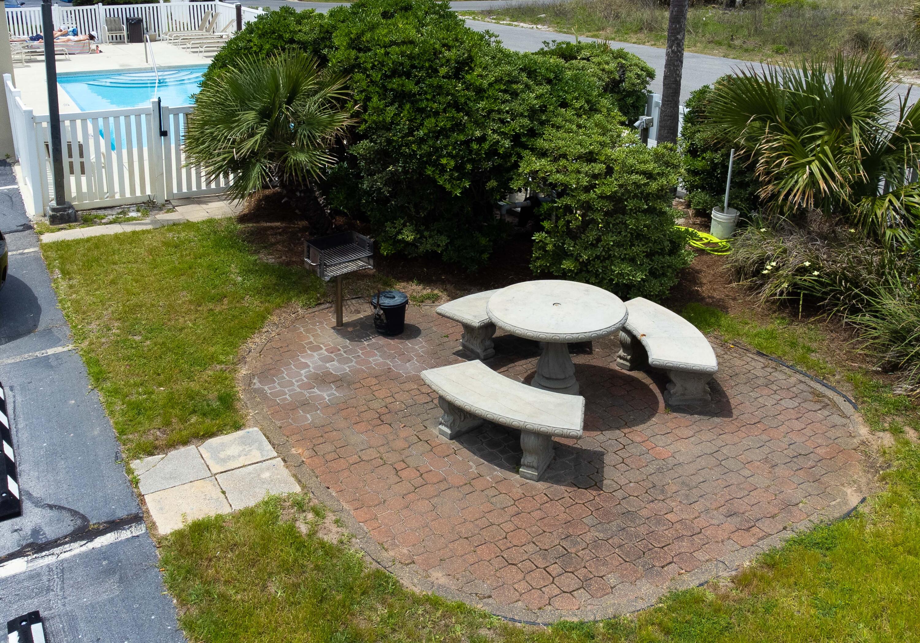 EMERALD TOWERS WEST CONDO - Residential