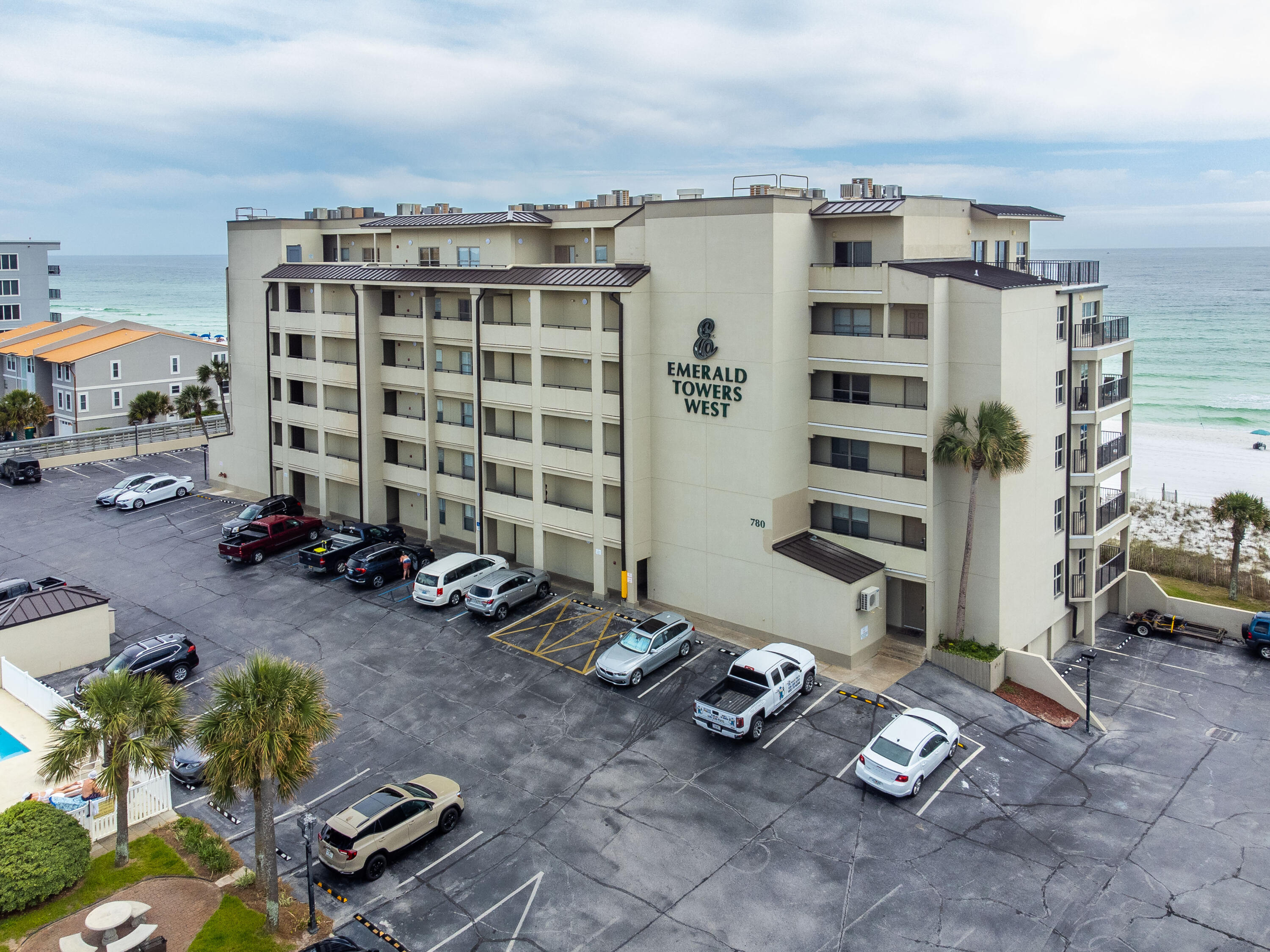 EMERALD TOWERS WEST CONDO - Residential