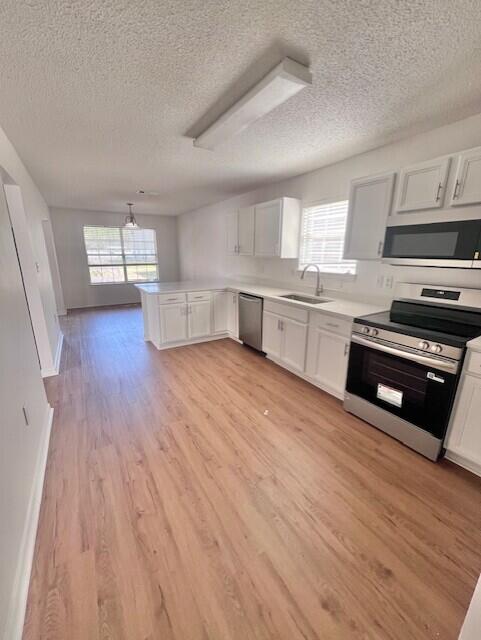 TWIN LAKES ESTATES - Residential Lease