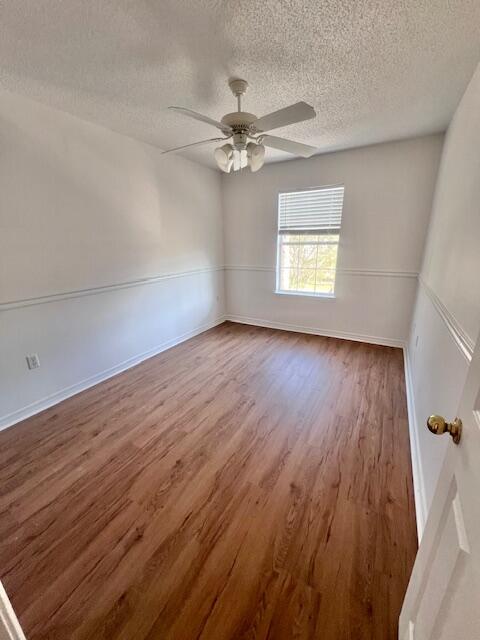 TWIN LAKES ESTATES - Residential Lease