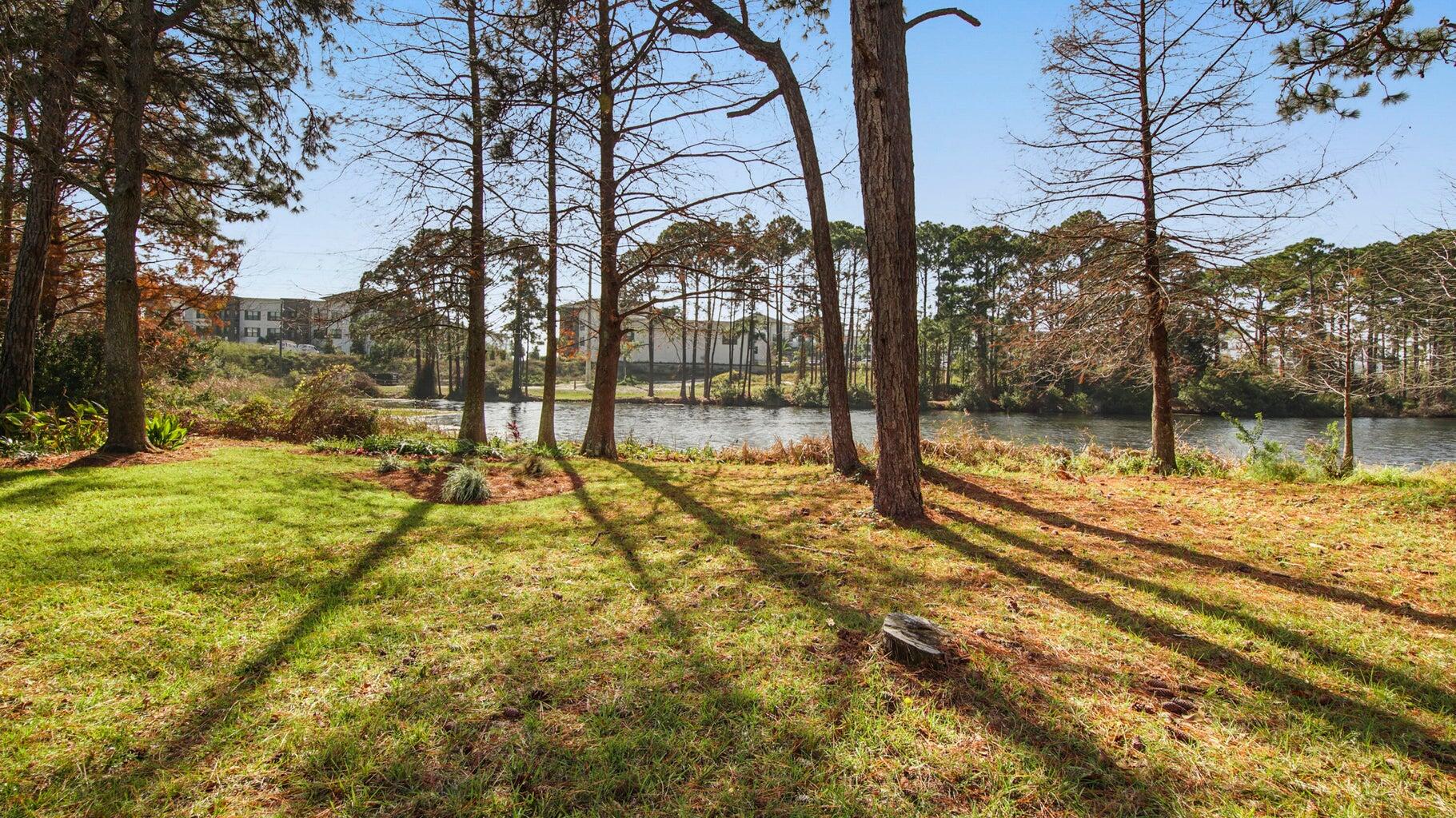 TWIN LAKES ESTATES - Residential Lease