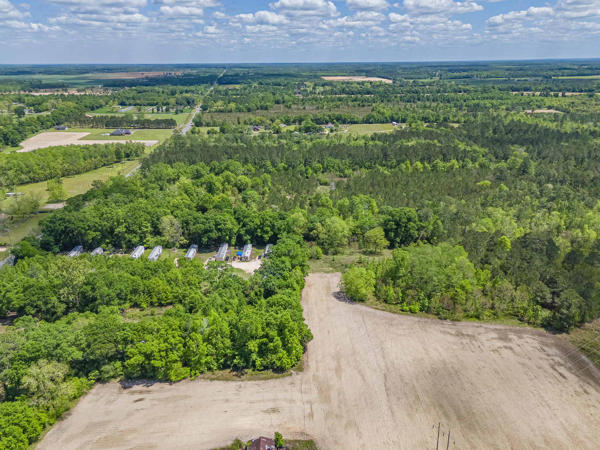 NO RECORDED SUBDIVISION - Land