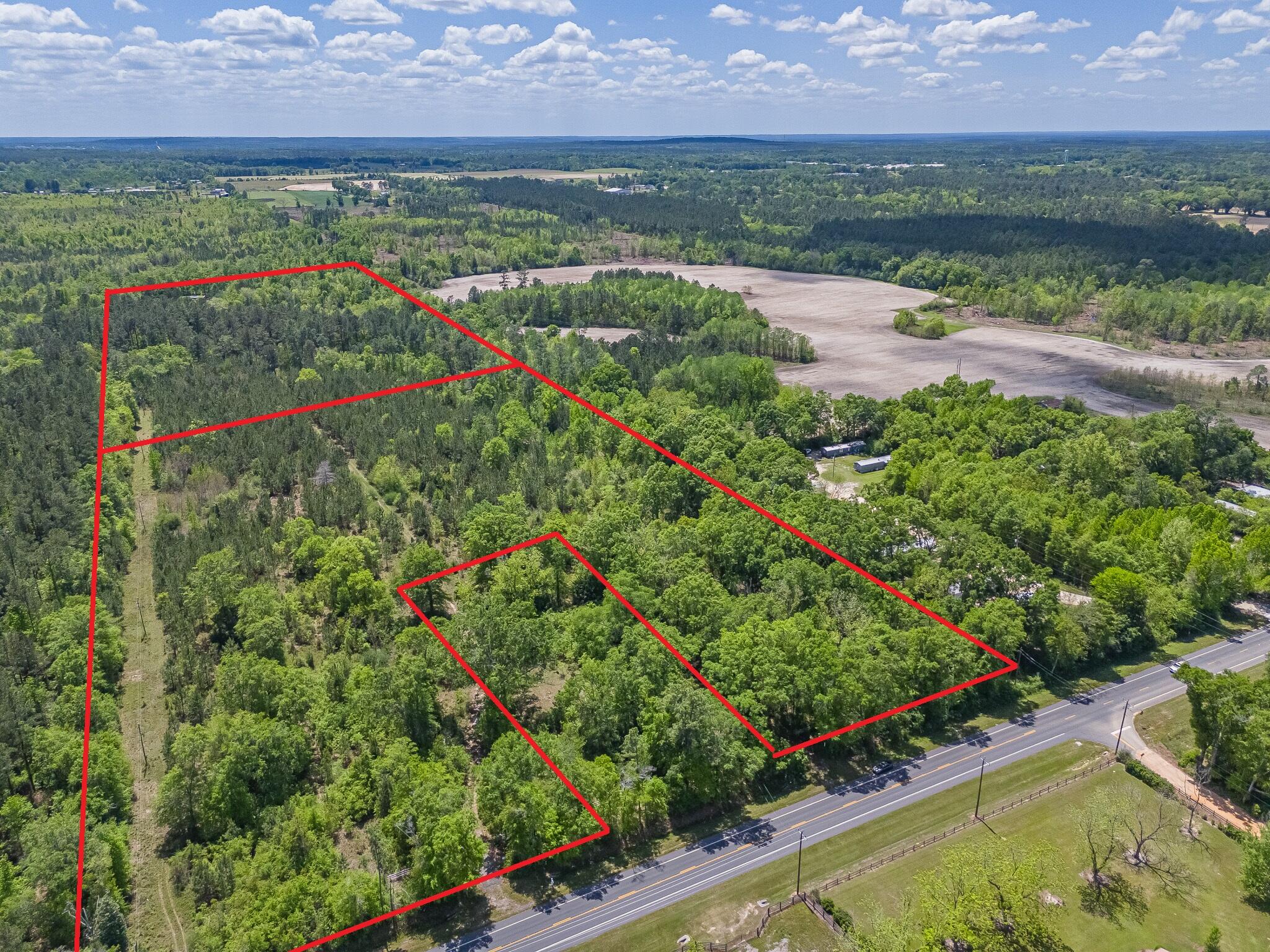 NO RECORDED SUBDIVISION - Land