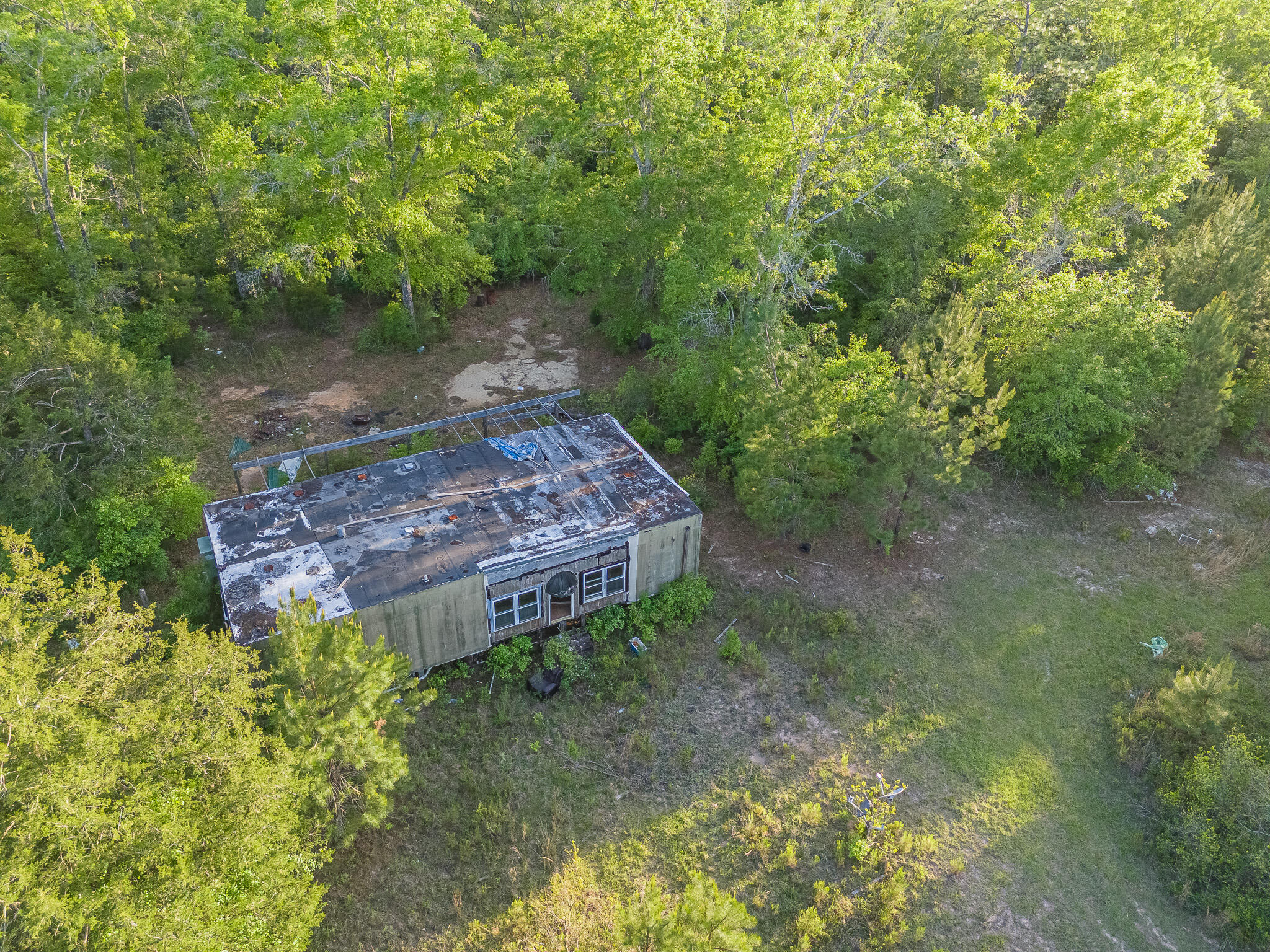 NO RECORDED SUBDIVISION - Land