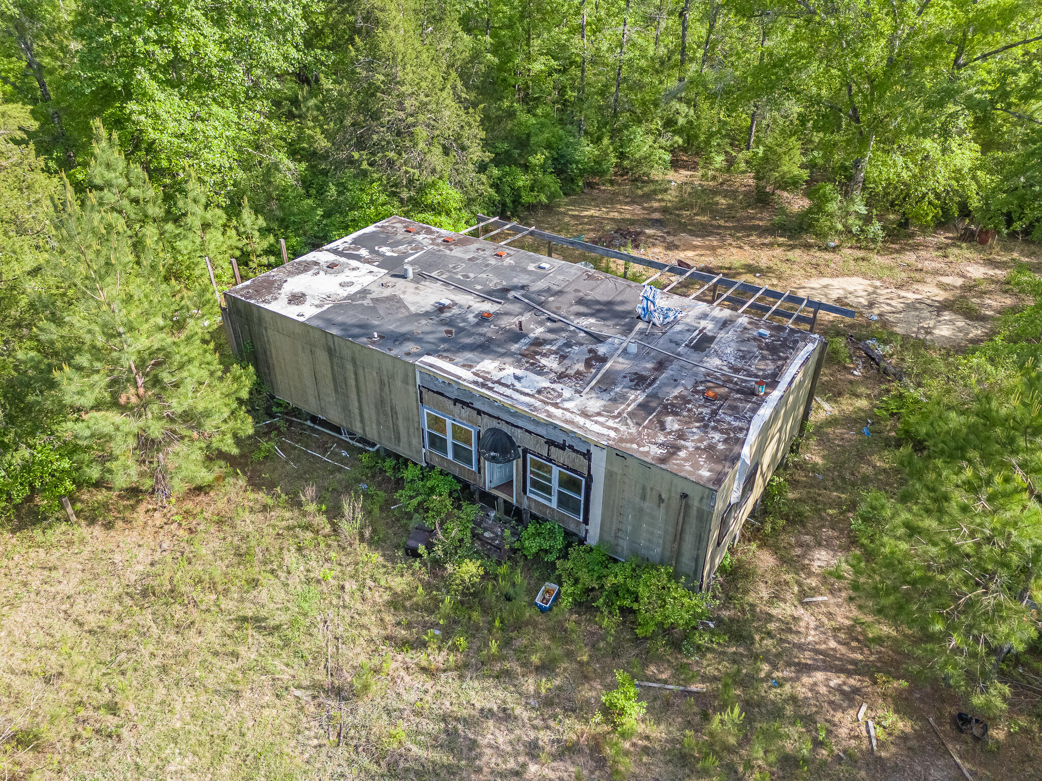 NO RECORDED SUBDIVISION - Land