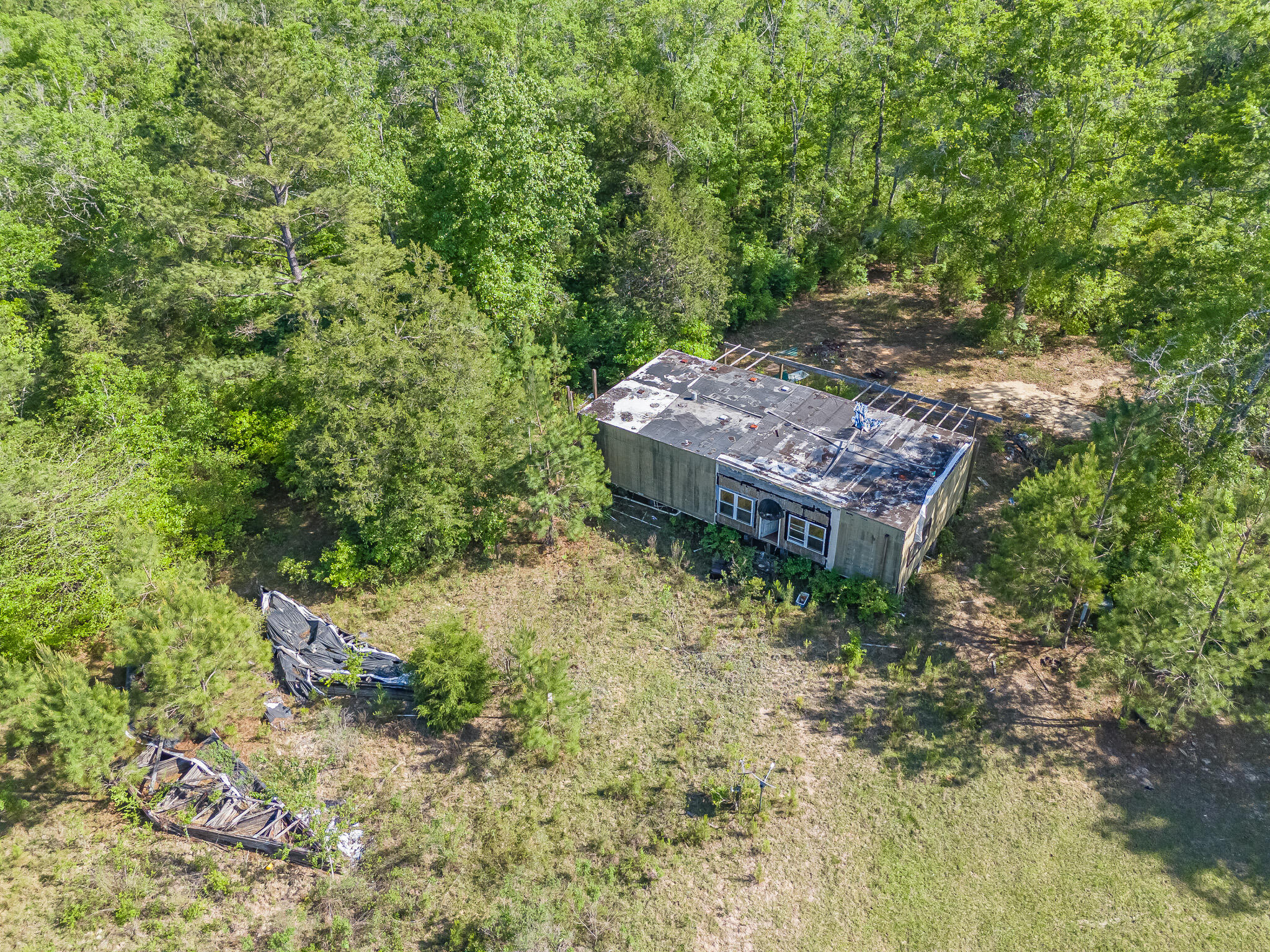 NO RECORDED SUBDIVISION - Land